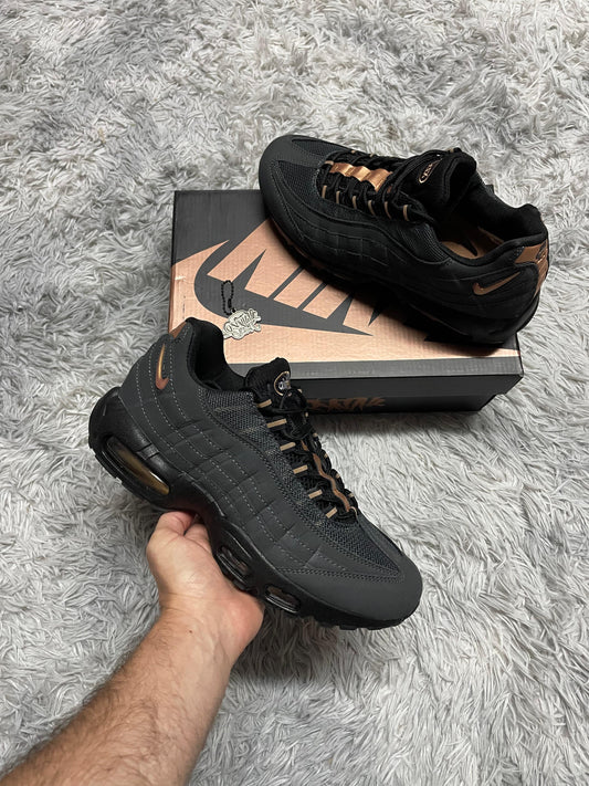 Air max 95 x Central Cee X Syna logo bronce