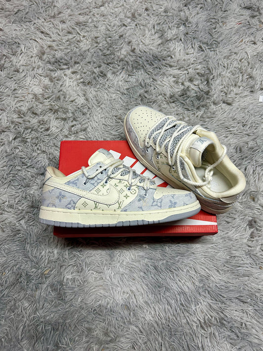 SB DUNK X LV gris crema