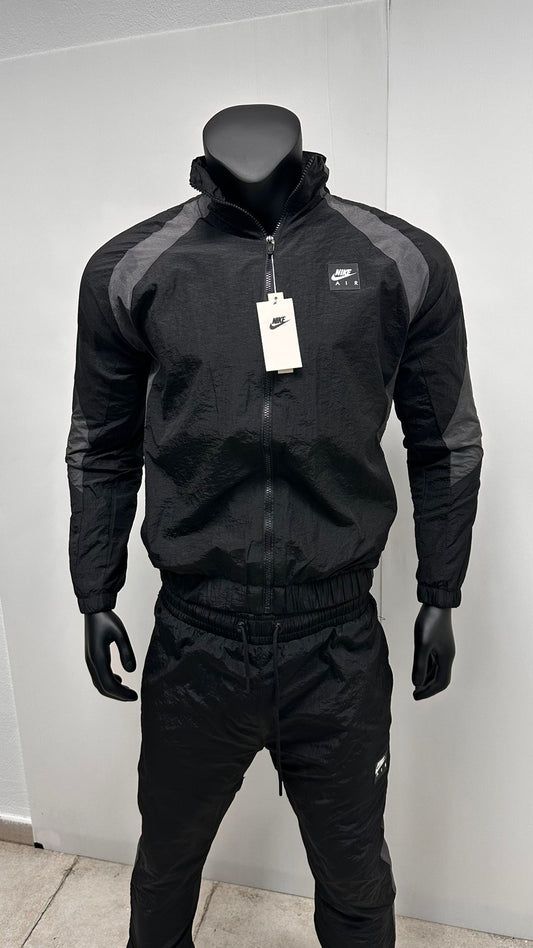 Chandal nike negro logo gris y negro logo grande en espalda