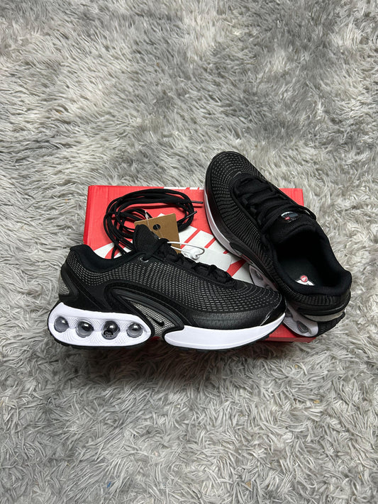 AIR MAX DN NEGRA Y BLANCA