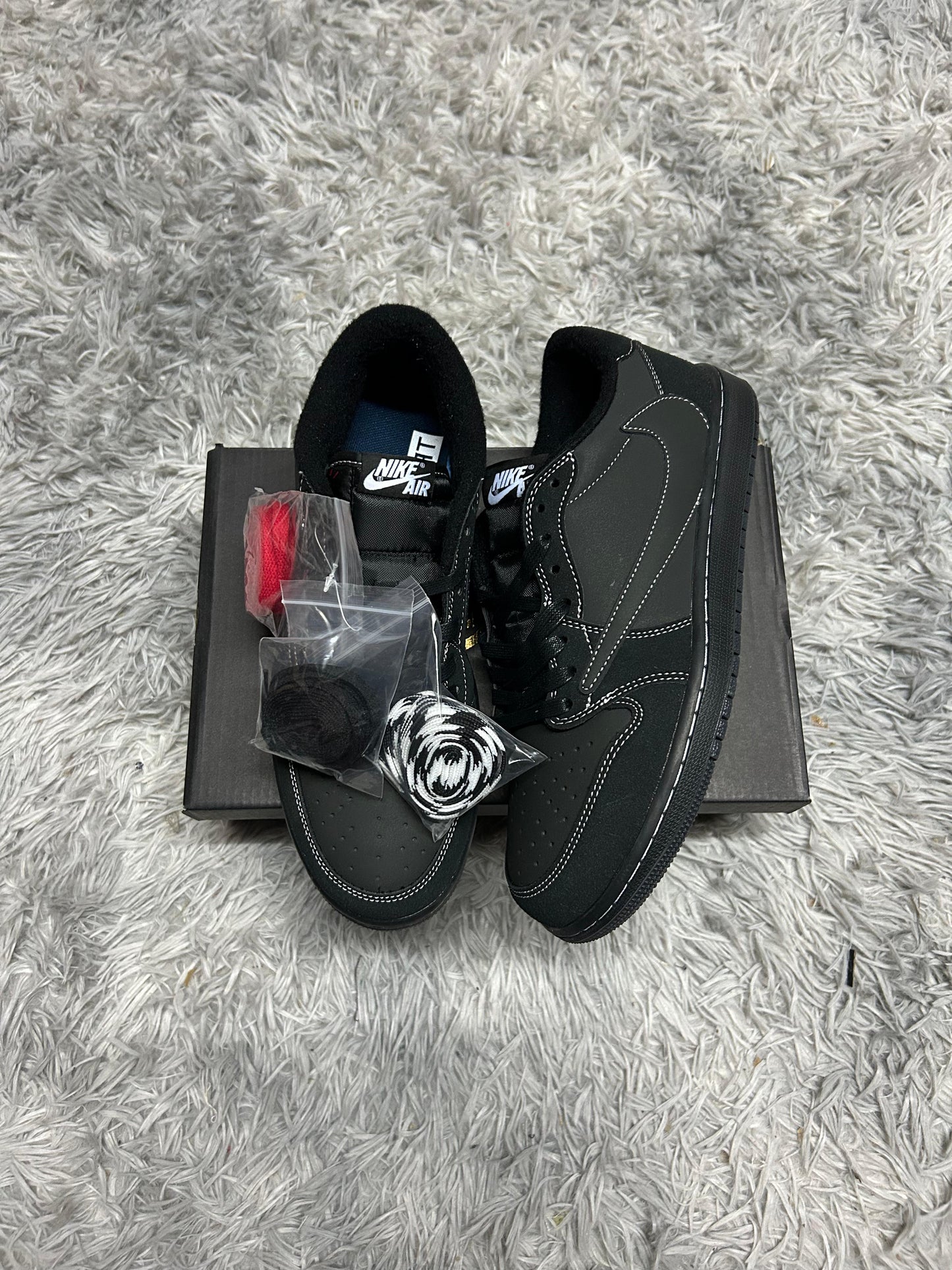 JORDAN 1 LOW X TRAVIS SCOTT negras