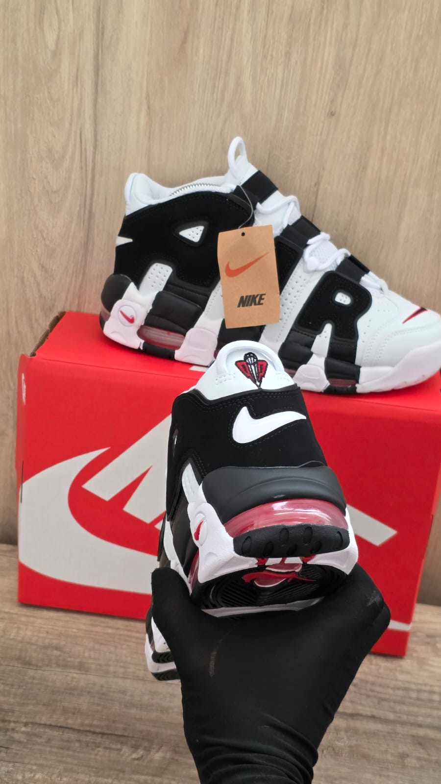 Uptempo blanca logo negro