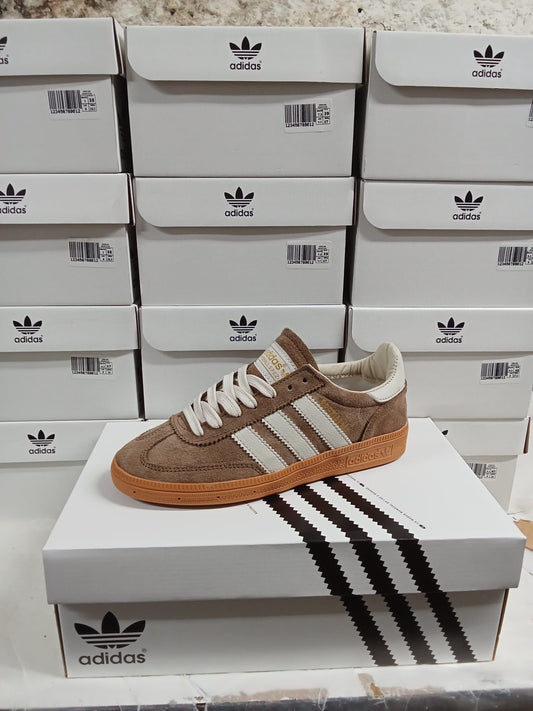 ADIDAS SPEZIAL marrones y blancas logo dorado