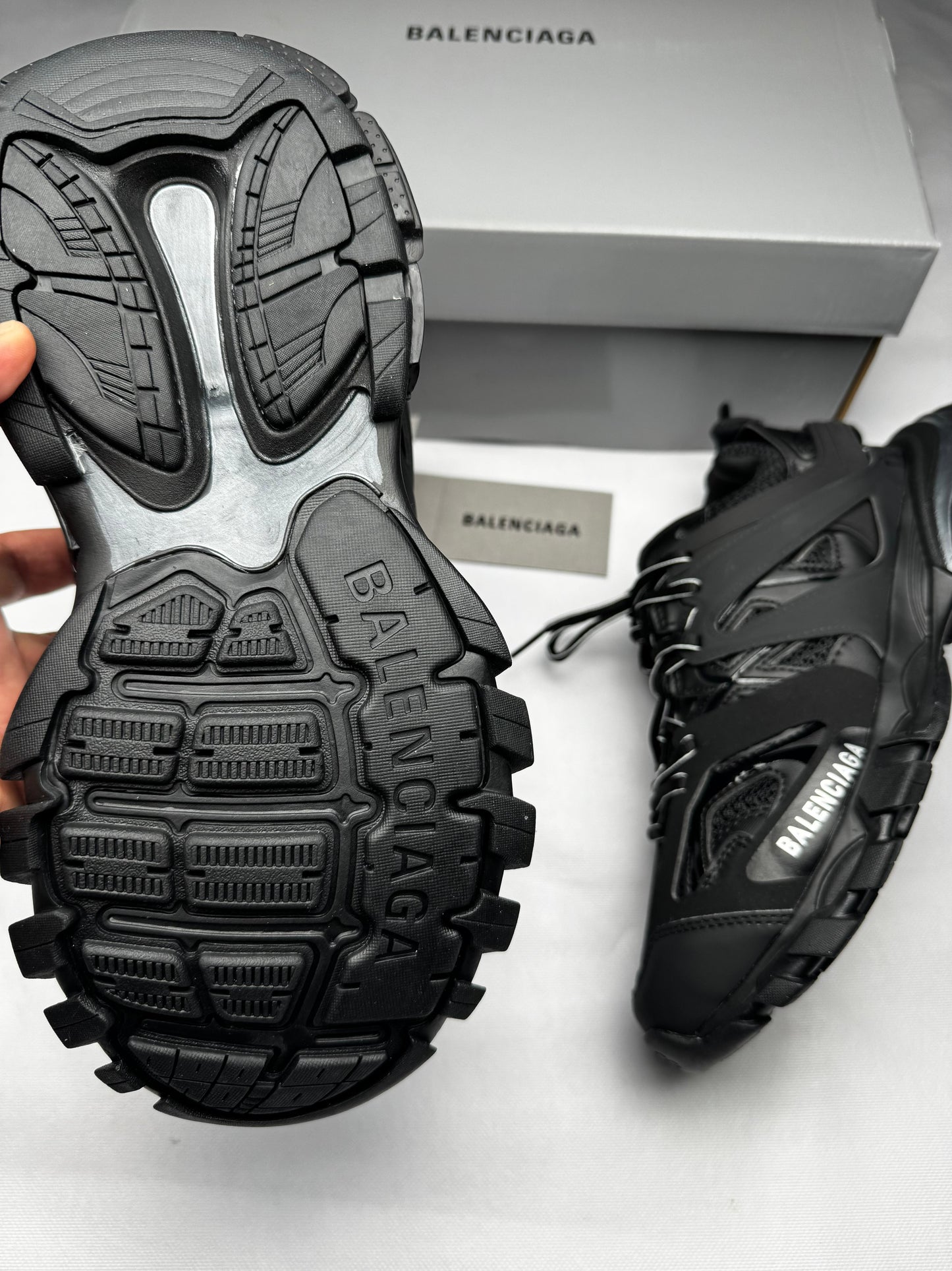Balenciaga track negras logo blanco
