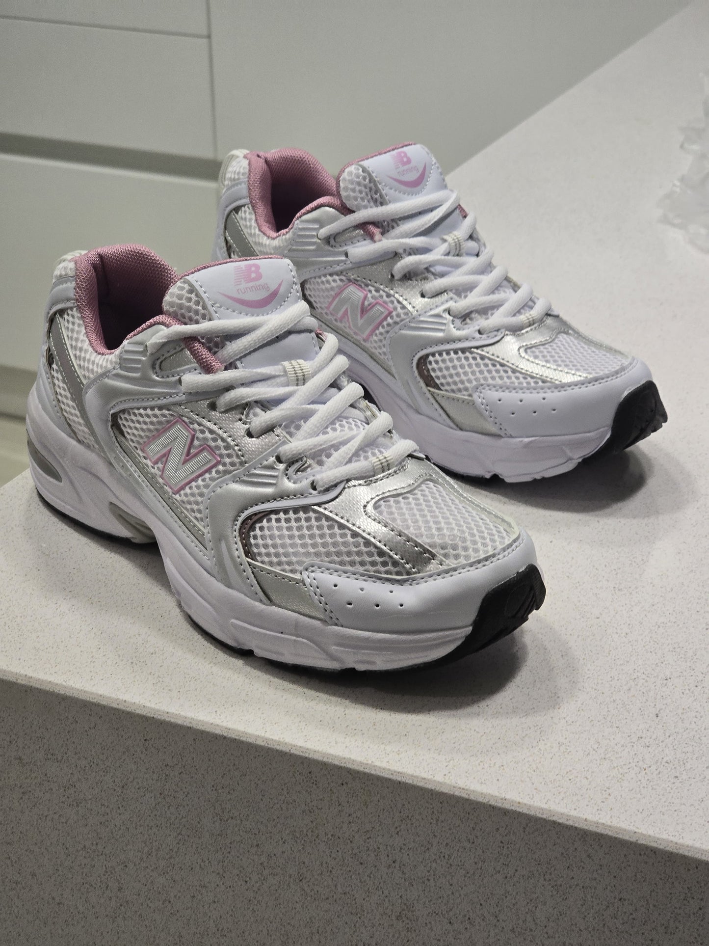 NEW BALANCE 530 BLANCA ROSA