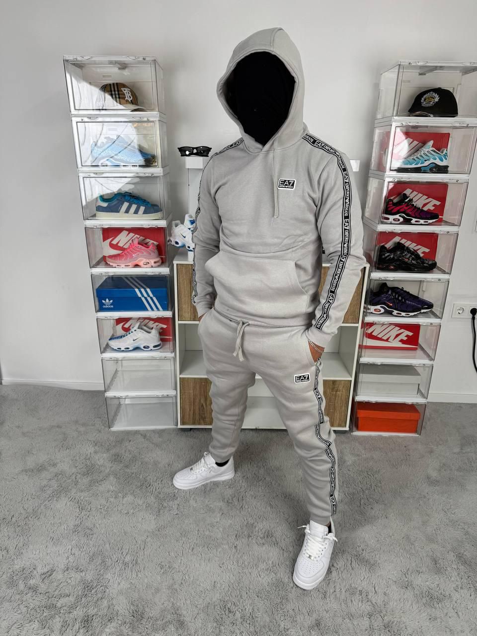 Chandal ARMANI gris logo negro y blanco