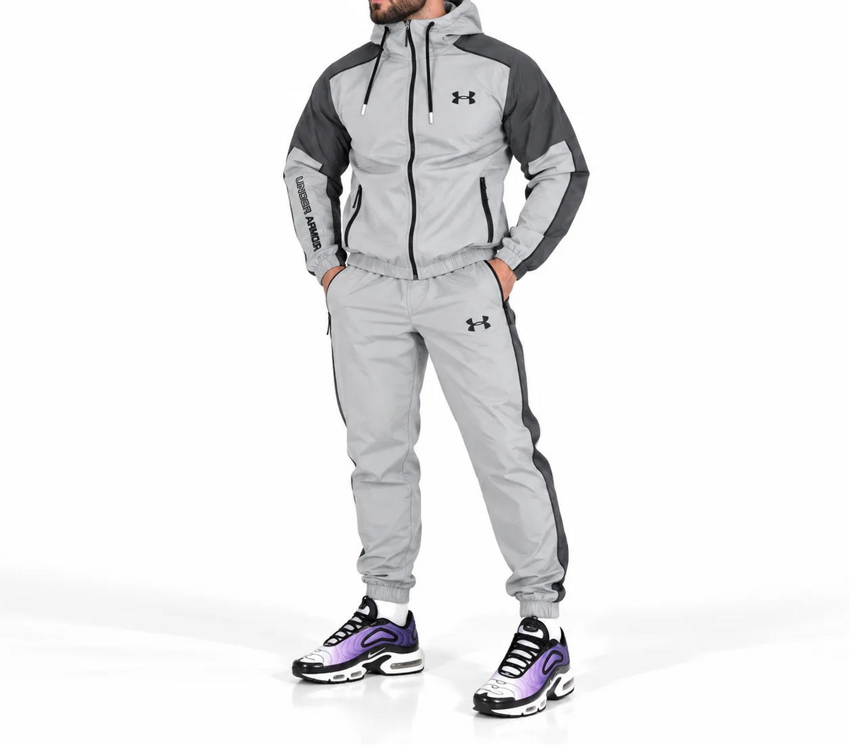 Chándal Under Armour gris y negro