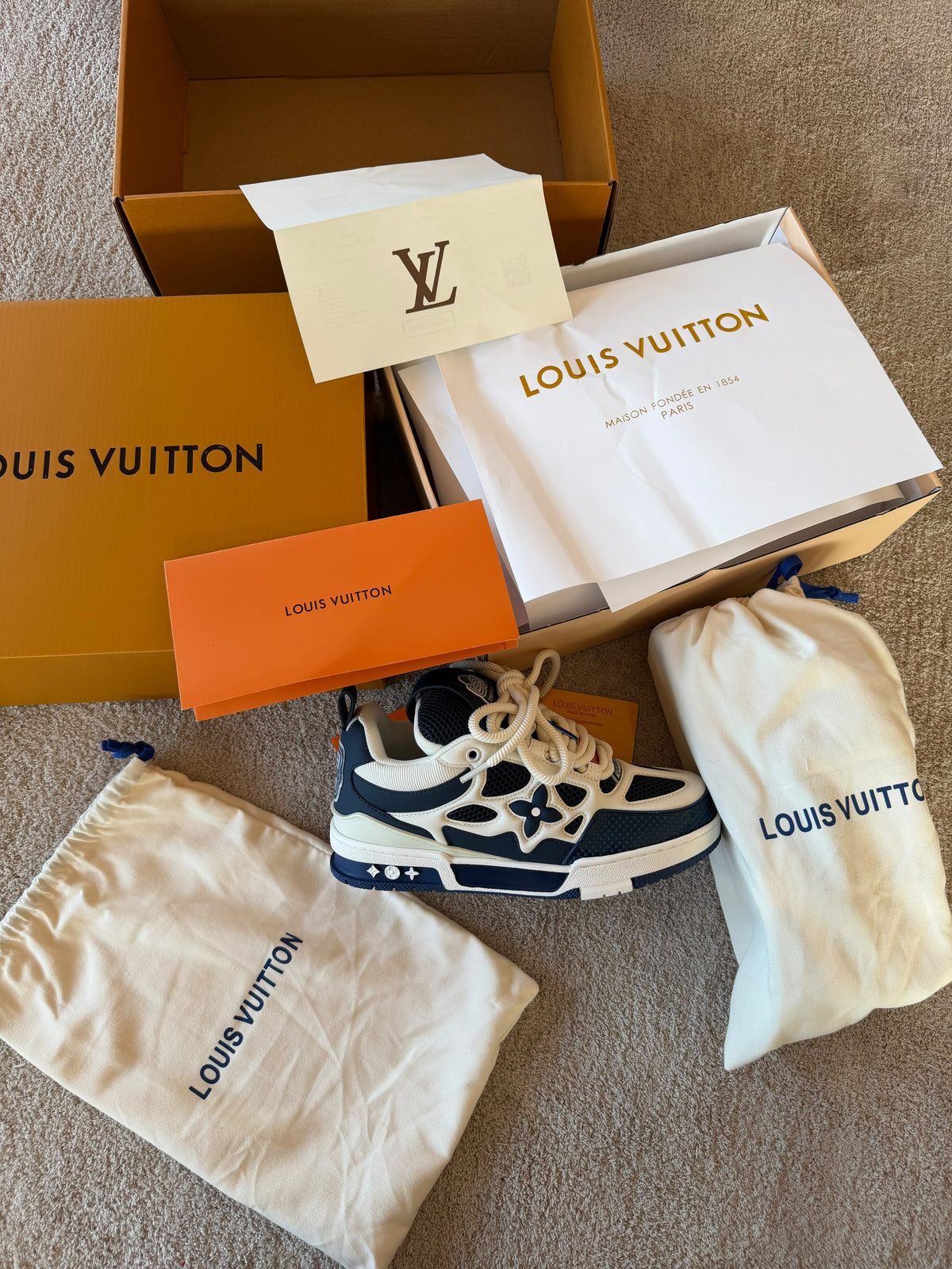 LV Skate blanca y azules