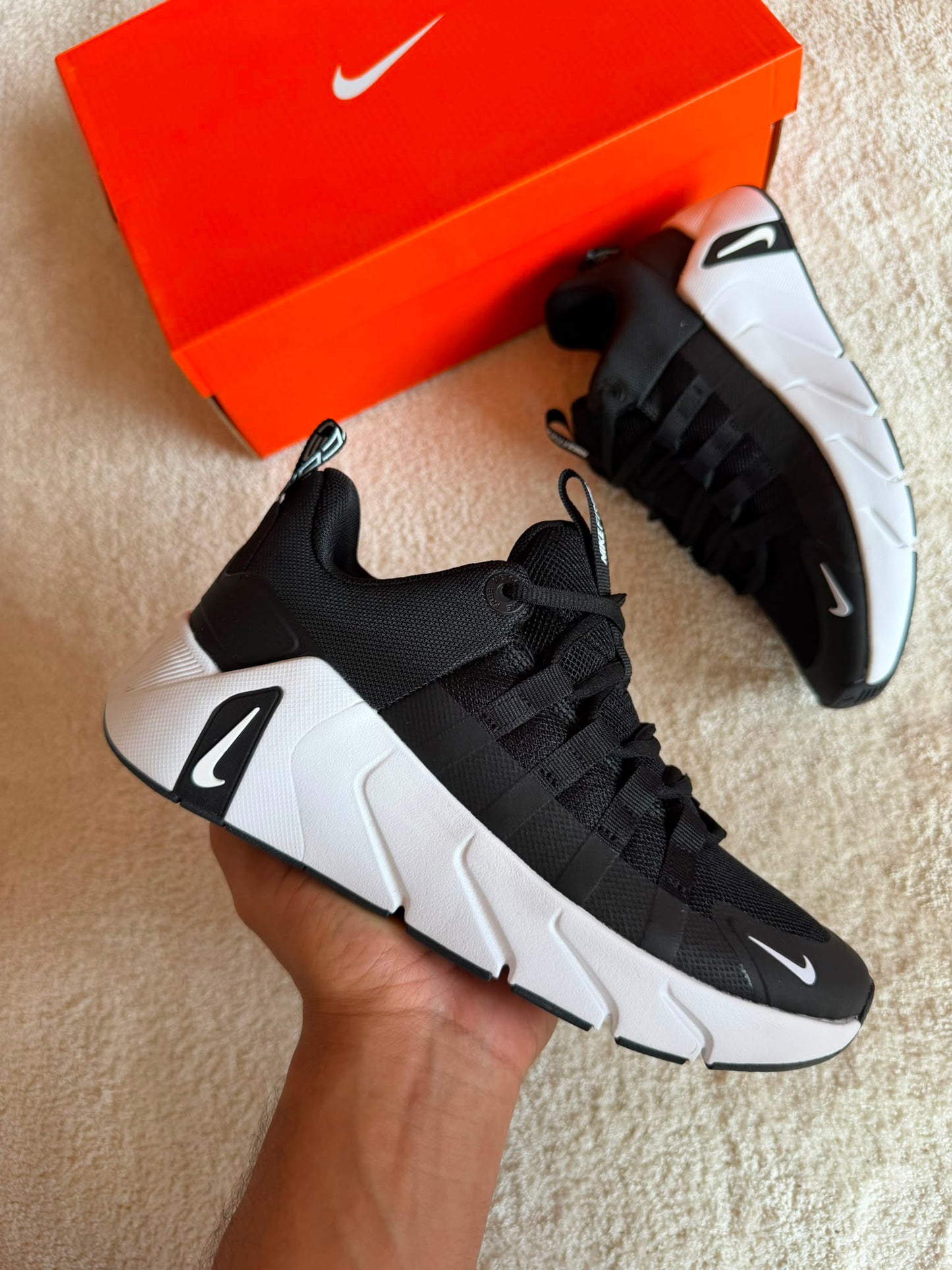Nike Free Metcon 7 negro logo blanco