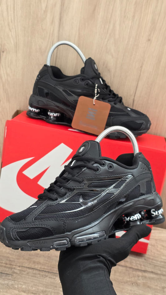 Shox supreme negra
