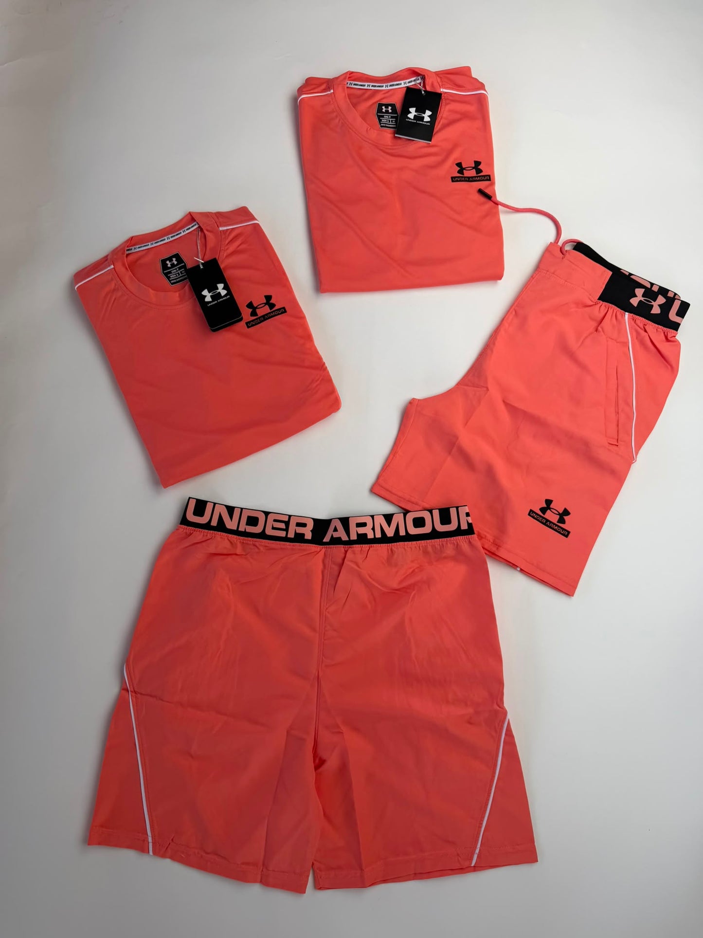 Conjunto corto under armour salmon logo negro