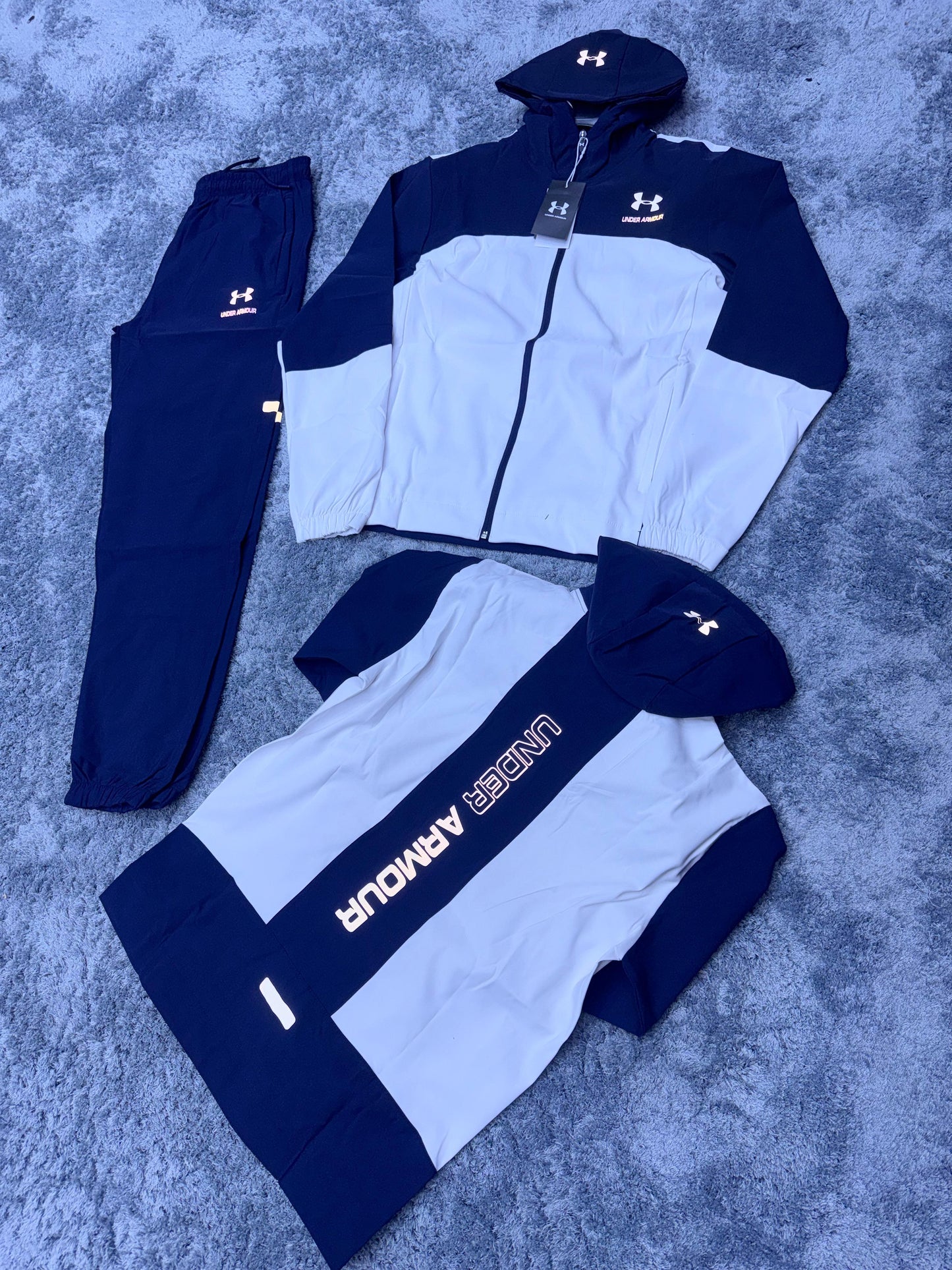 Chandal under armour azul marino y gris logo blanco