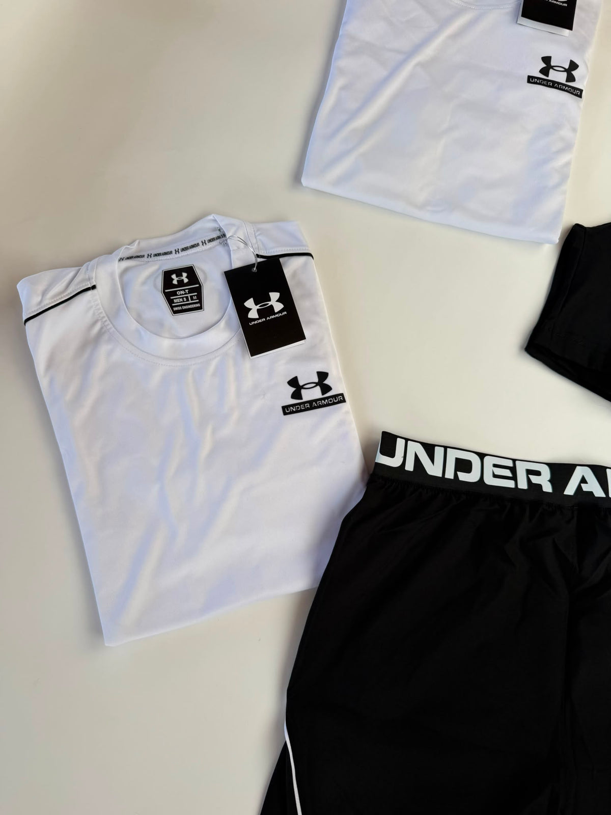 Conjunto corto under armour blanco logo negro