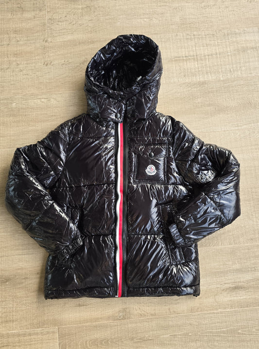 Abrigo moncler negro cremallera blanca roja