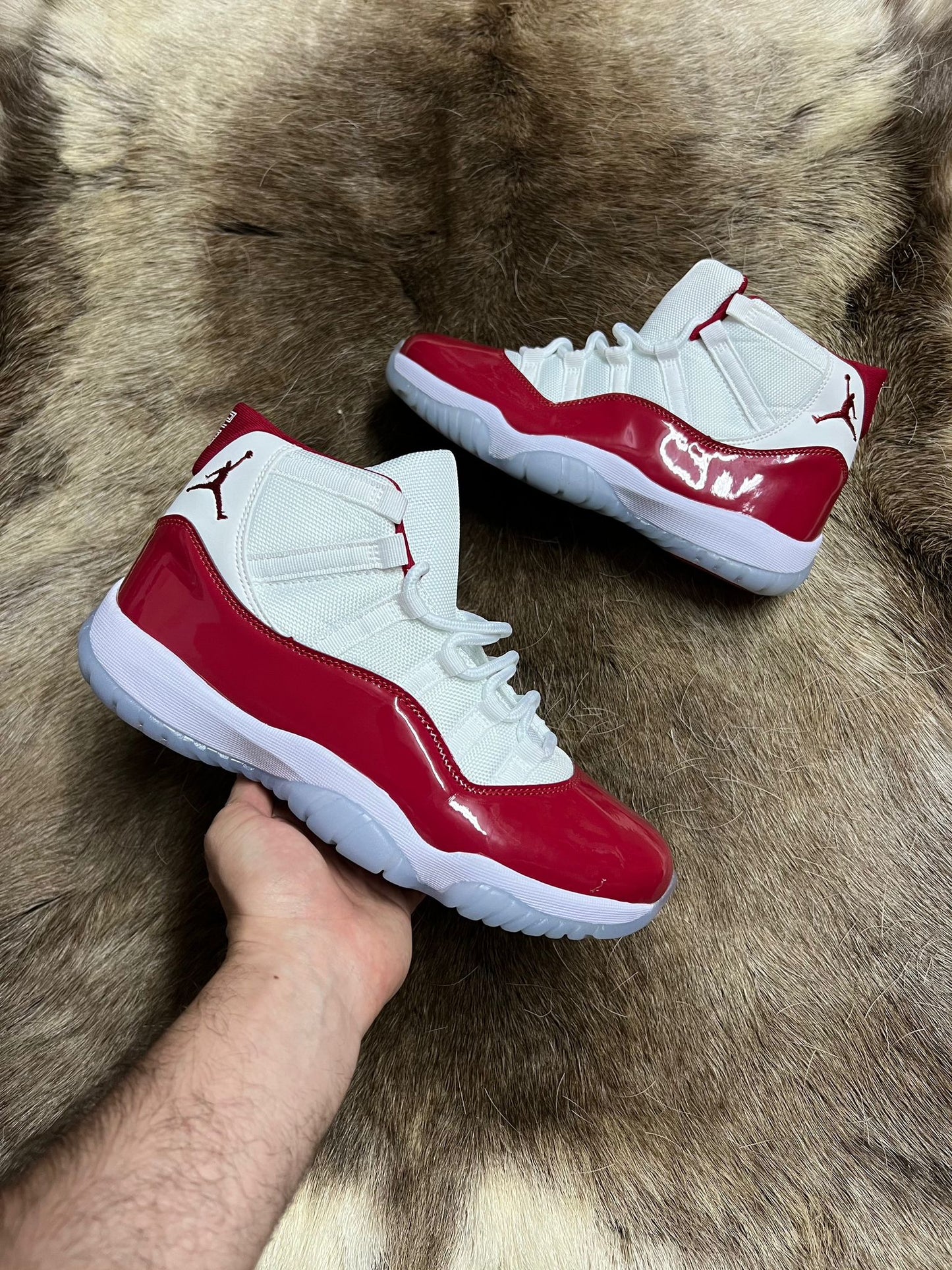 JORDAN 11 cherry