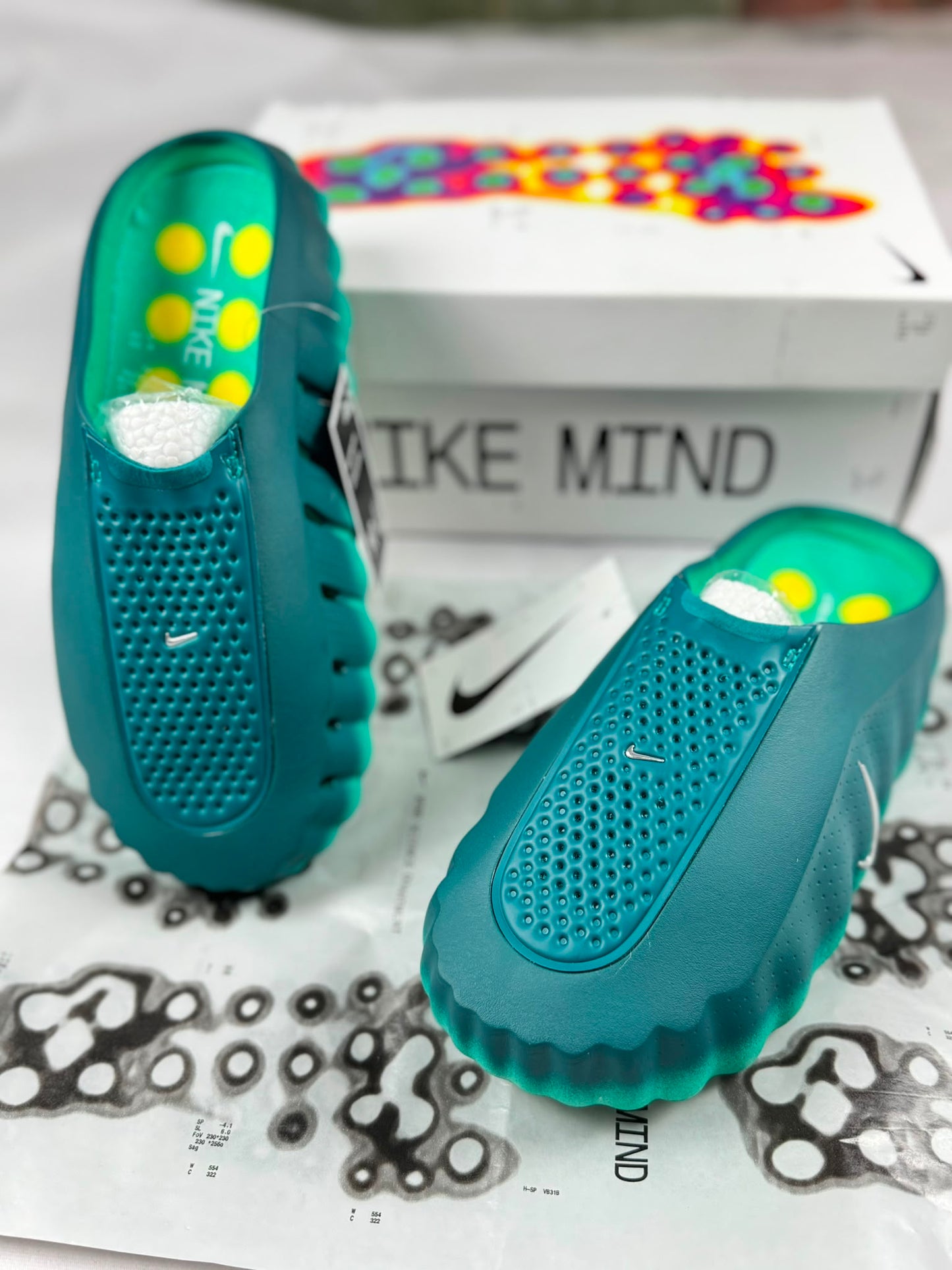 Nike Mind 001 azul degradado logo plateado