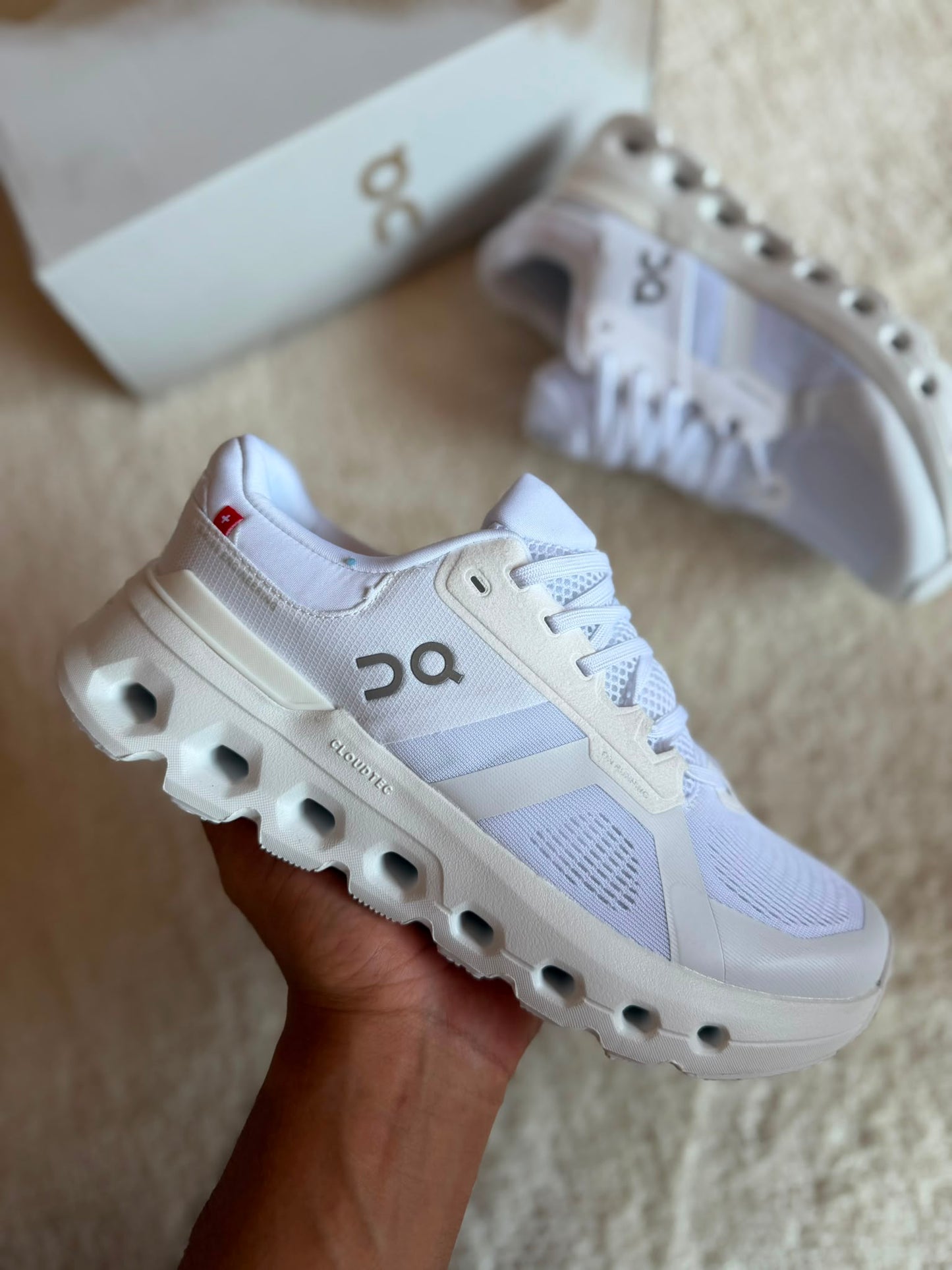 Zapatillas On Running CLOUDTILT blanco logo gris