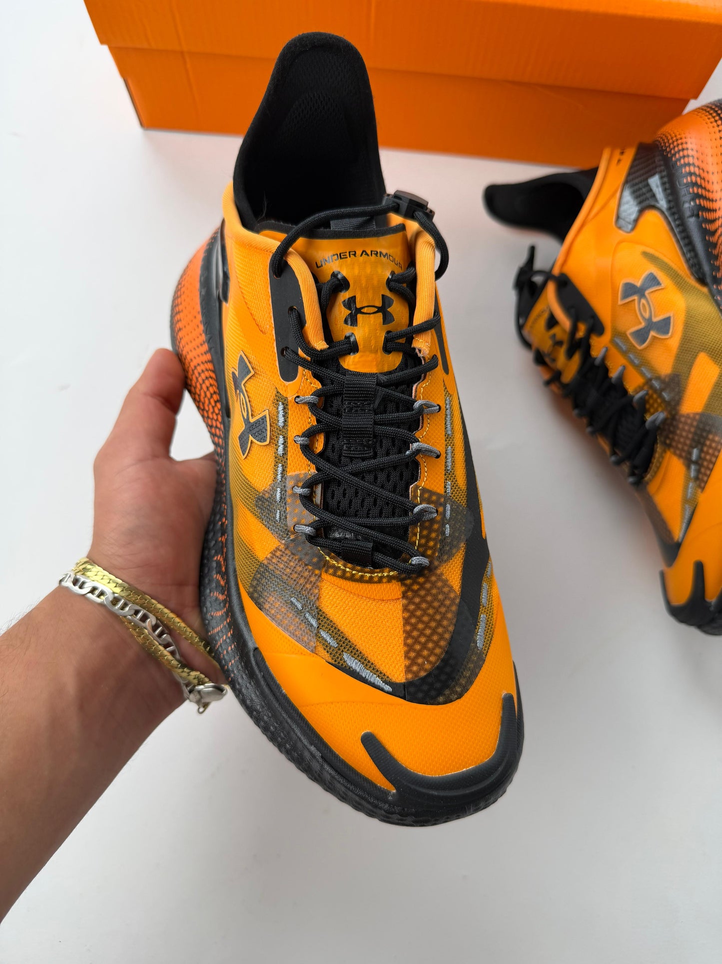 Under Armour x MANSORY Naranjas logo negro