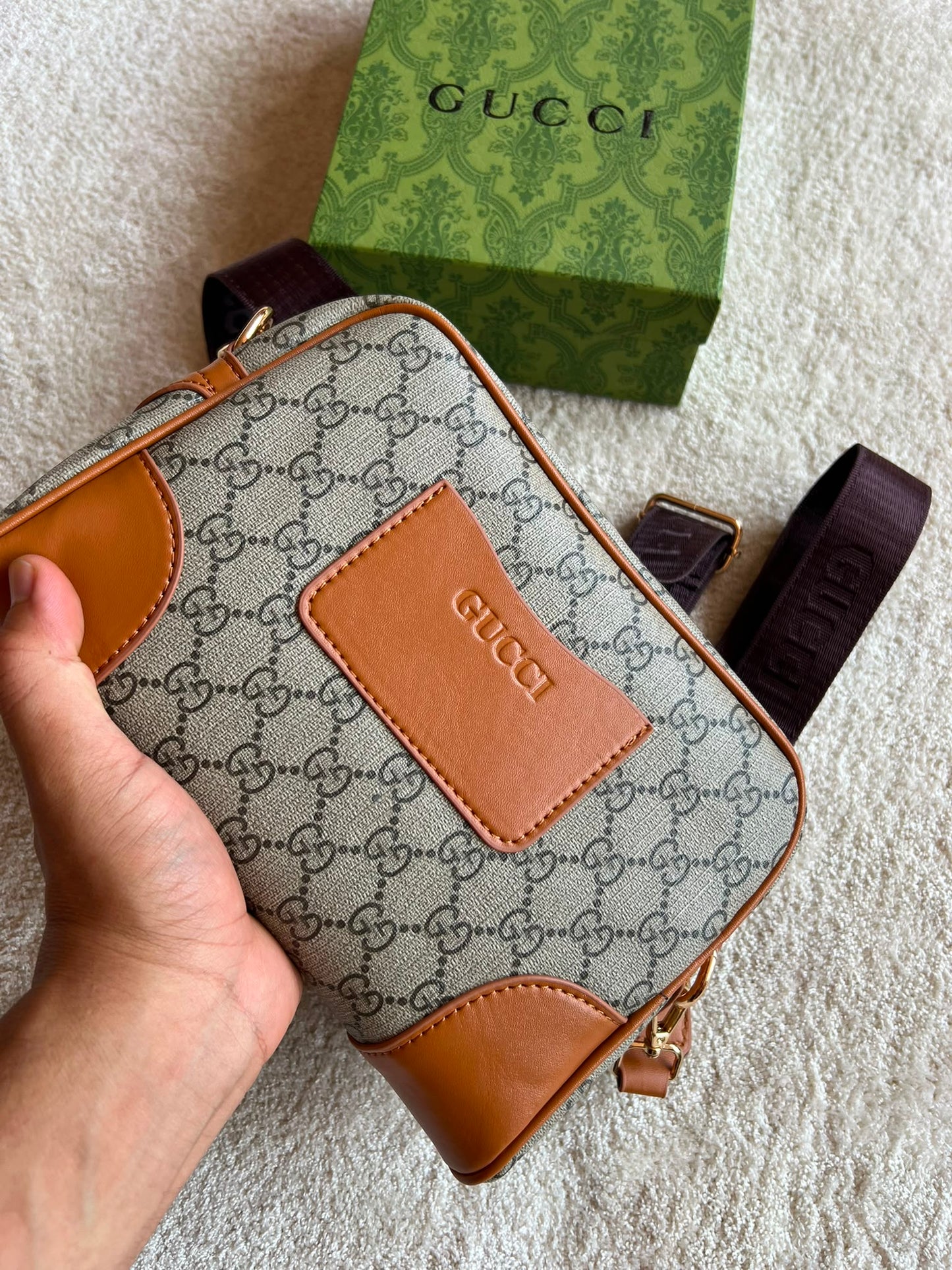 Bandolera Hombre Gucci detalles marrones