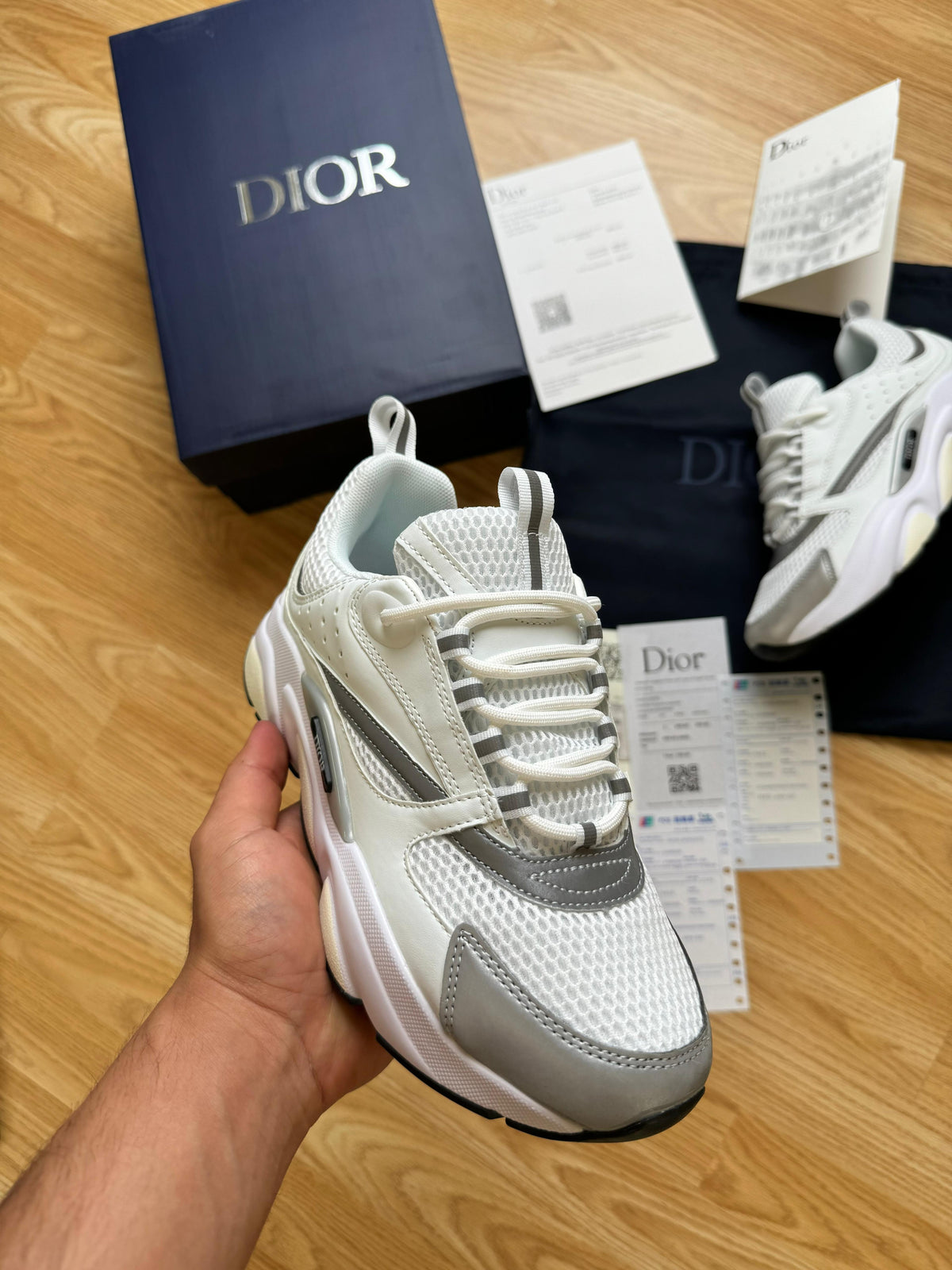 Dior B22 blancas detalles grises