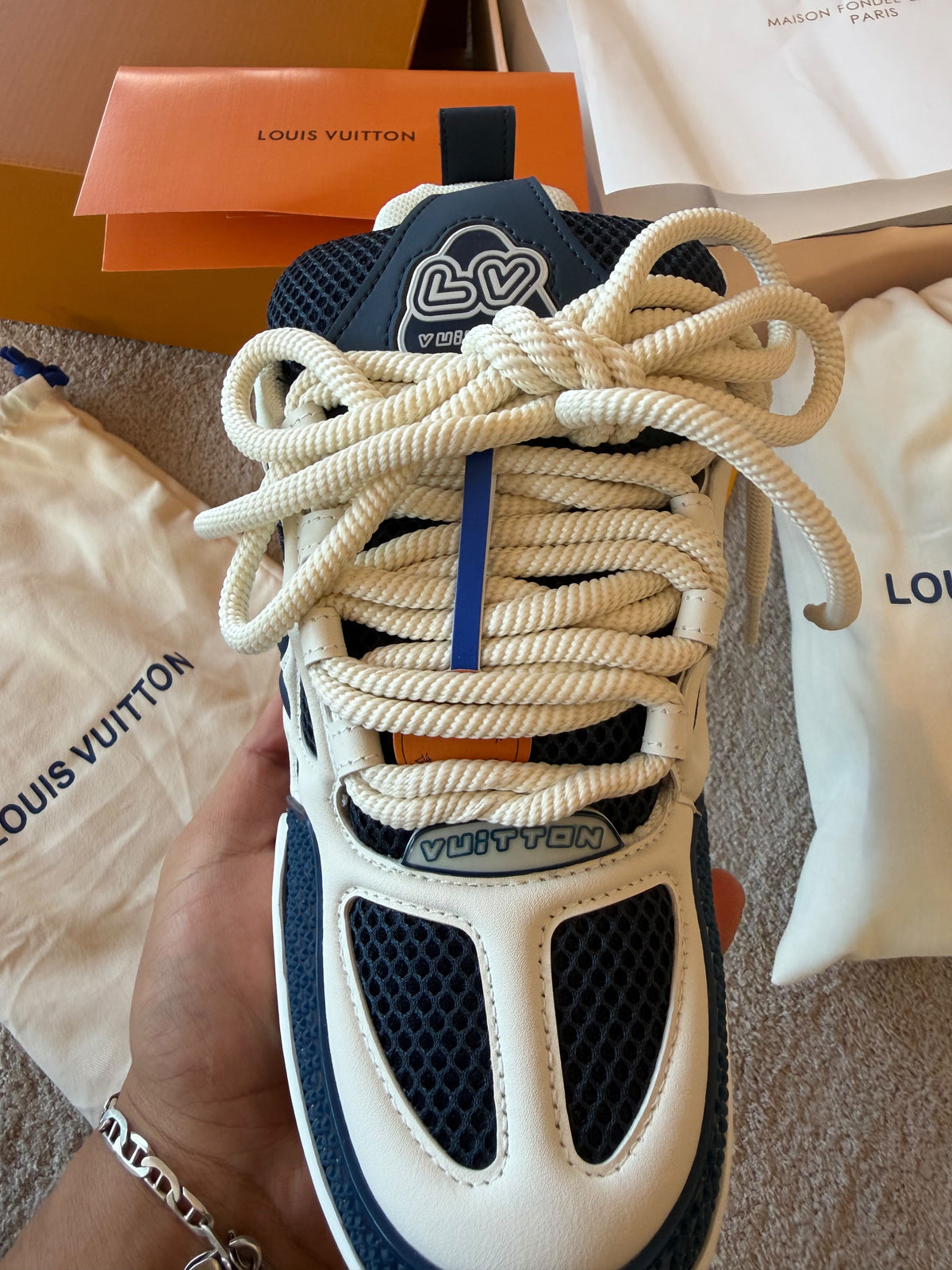 LV Skate blanca y azules
