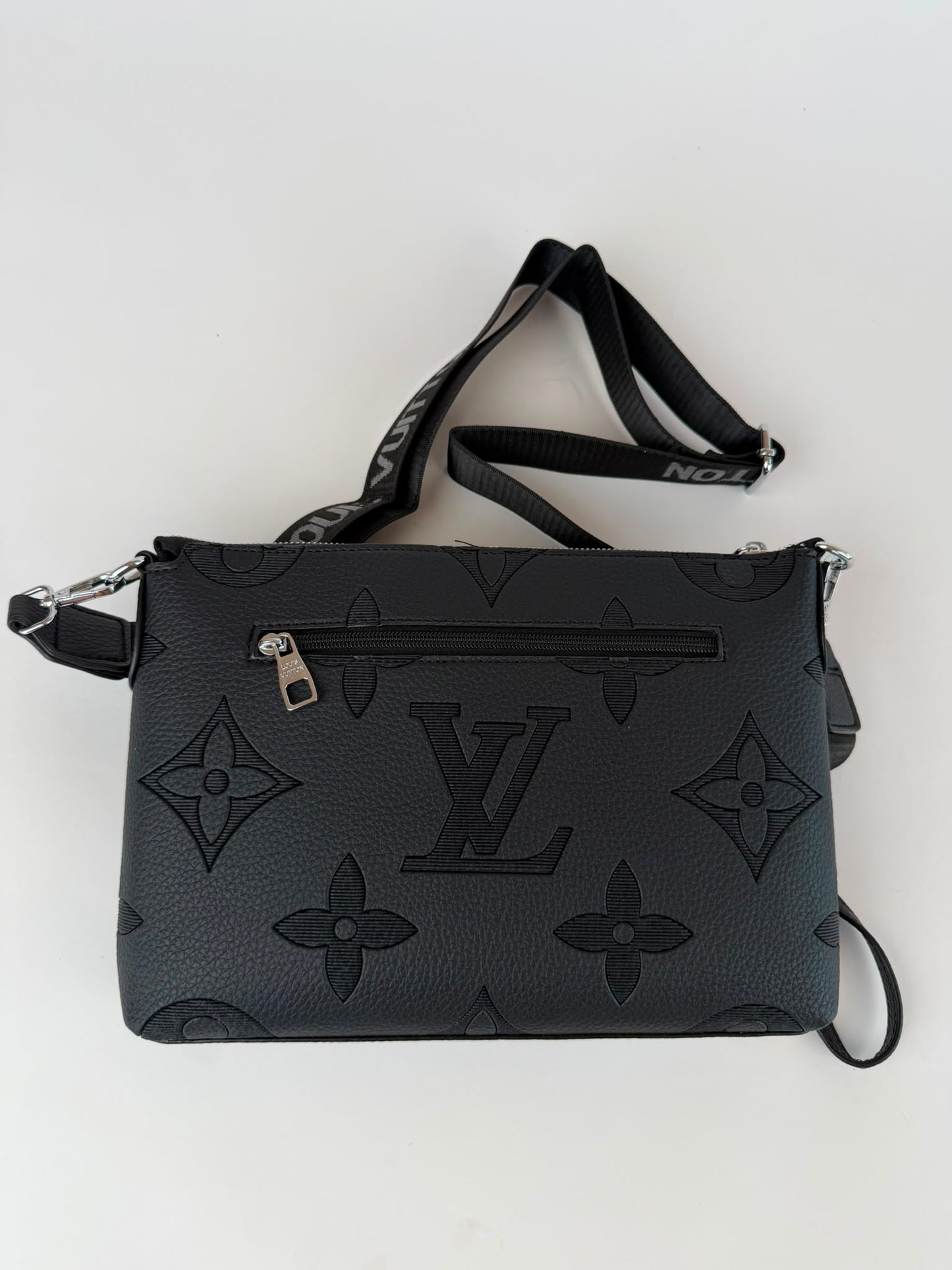 Bandolera Hombre LV logos negros