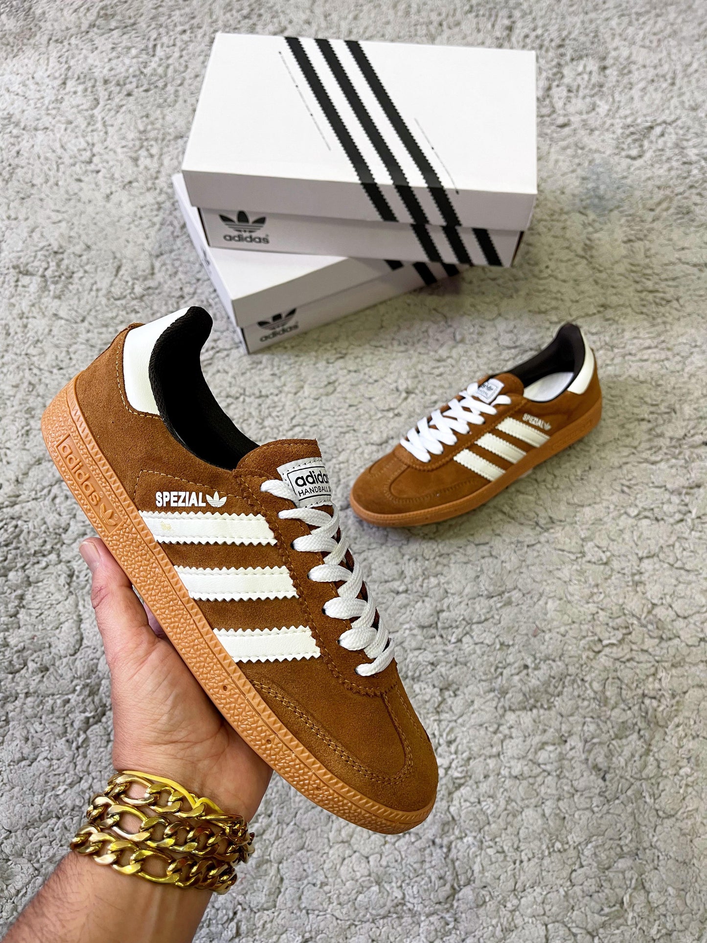 ADIDAS SPEZIAL marrones y blancas