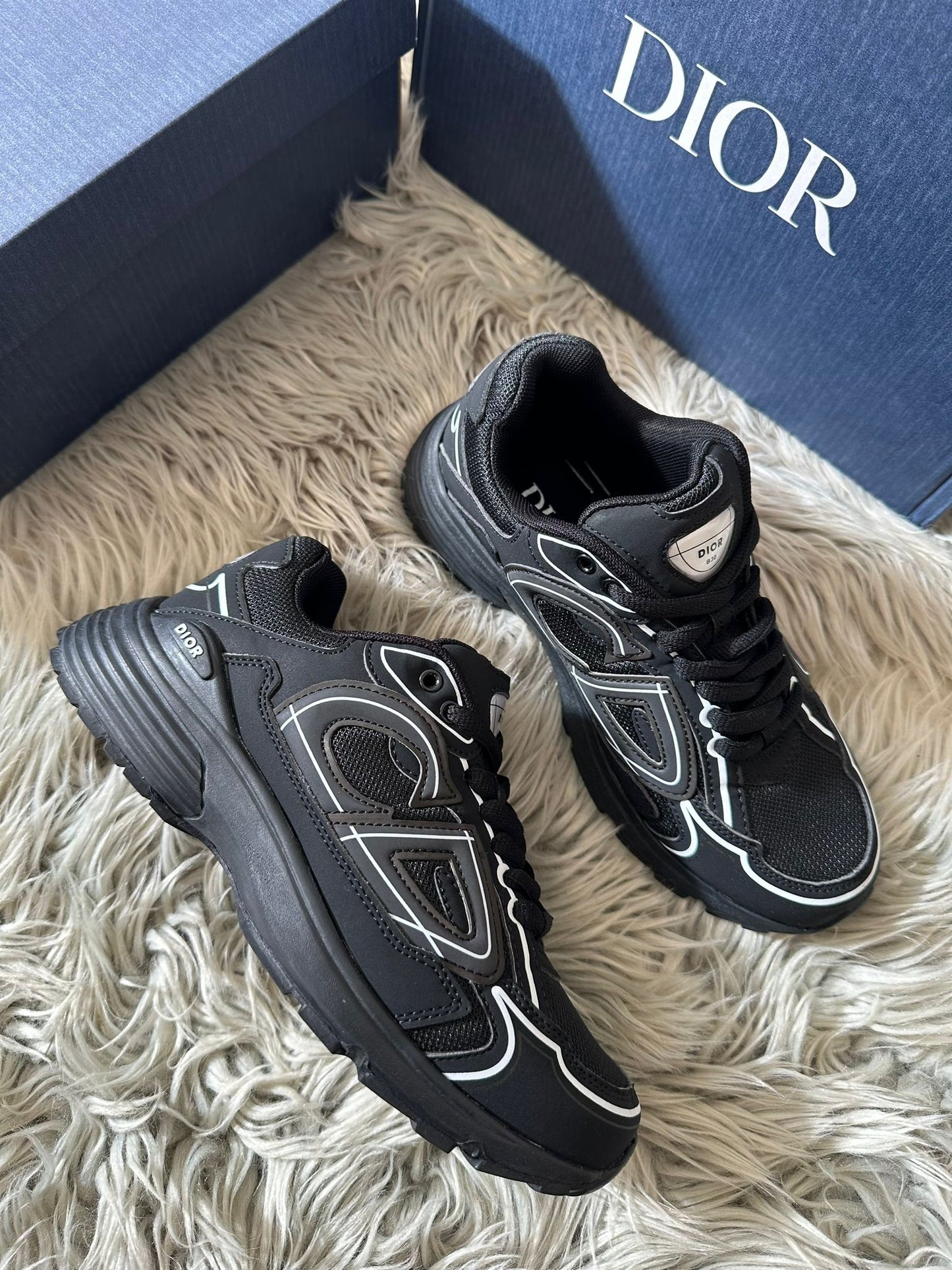 Dior b30 negras detalles blancos