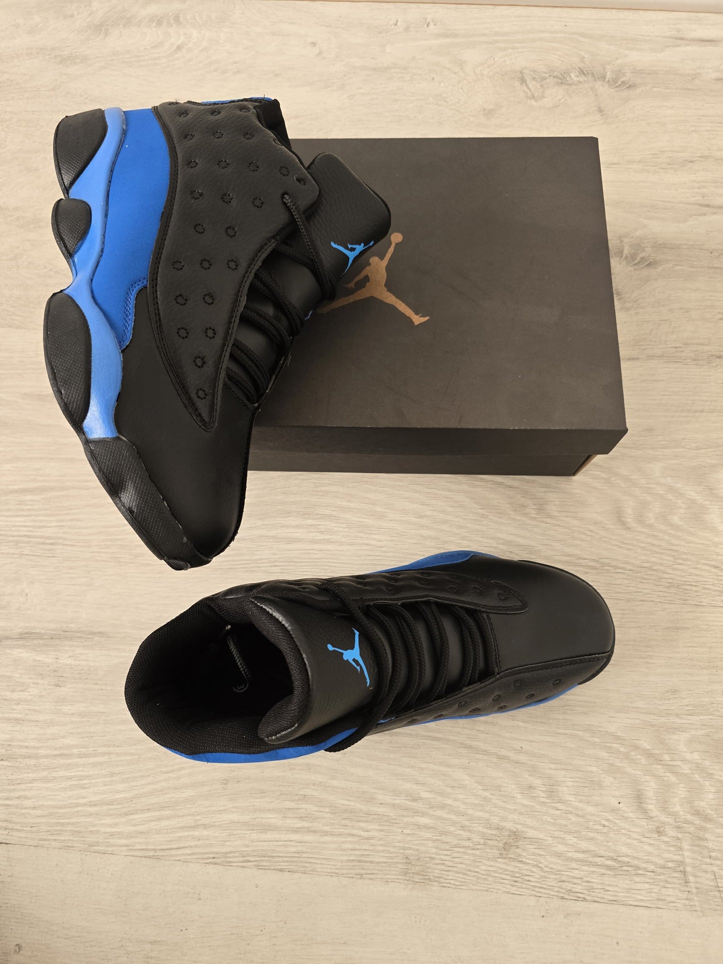 JORDAN 13 NEGRA AZUL