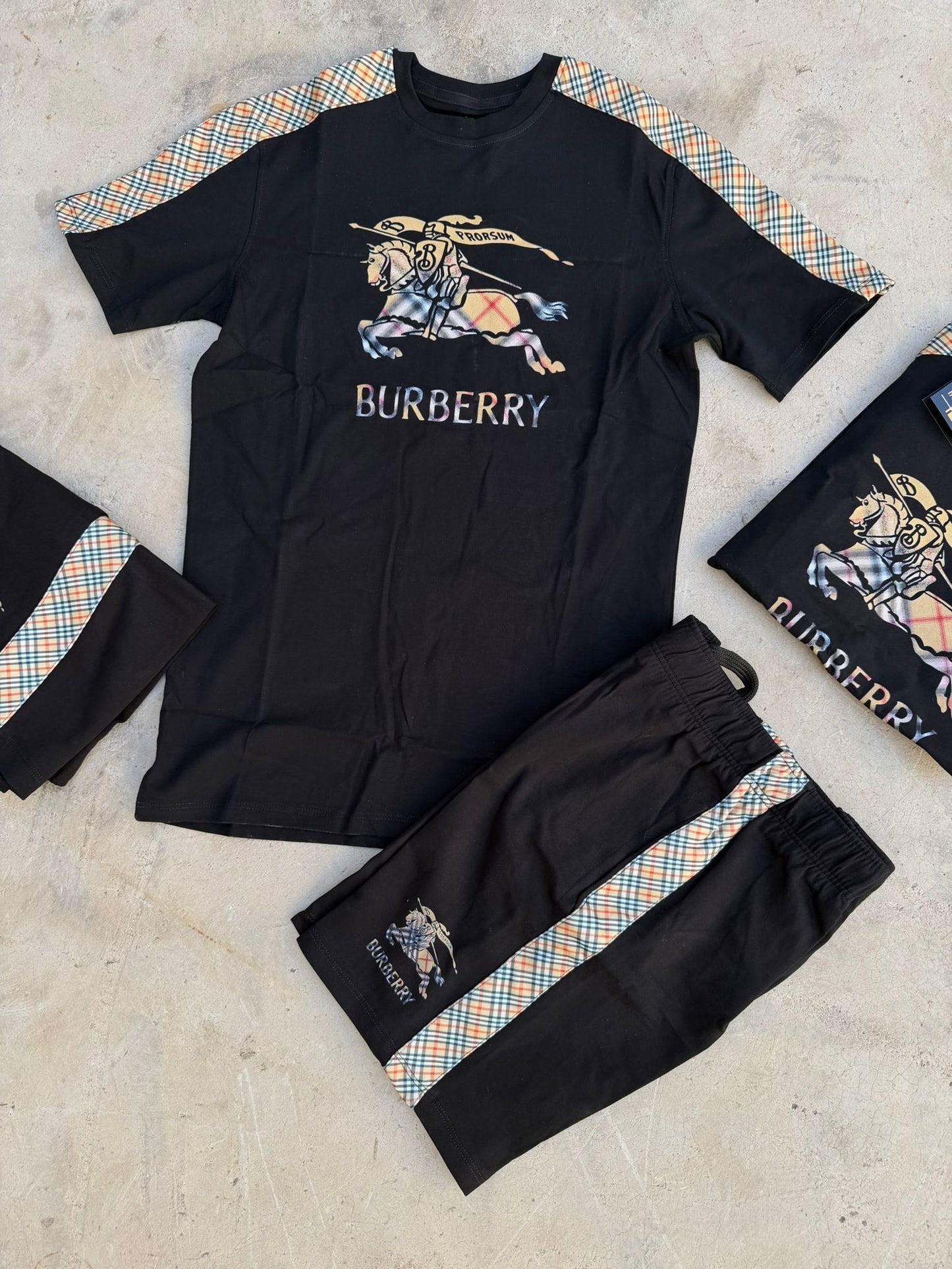 Conjunto corto burberry negro logo tricolor