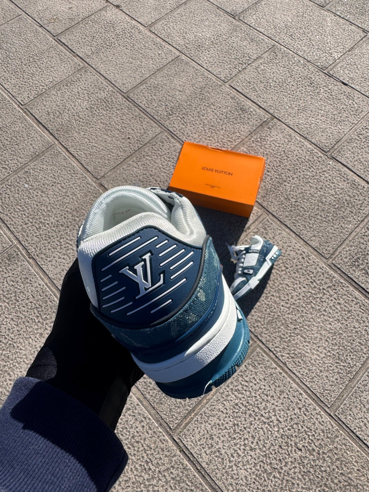 LV Trainer azules y blancas