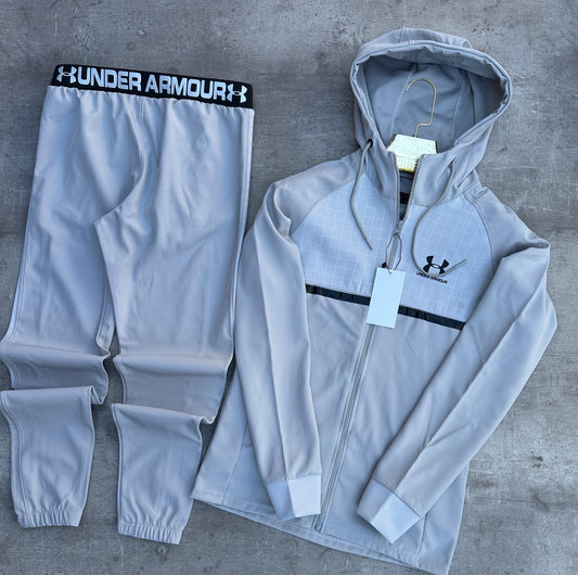 Chandal under armour gris logo negro cuadros