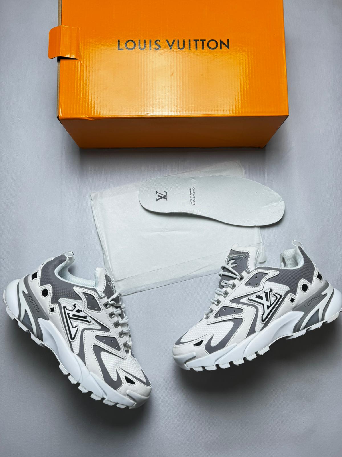 LV tatic blancas y grises