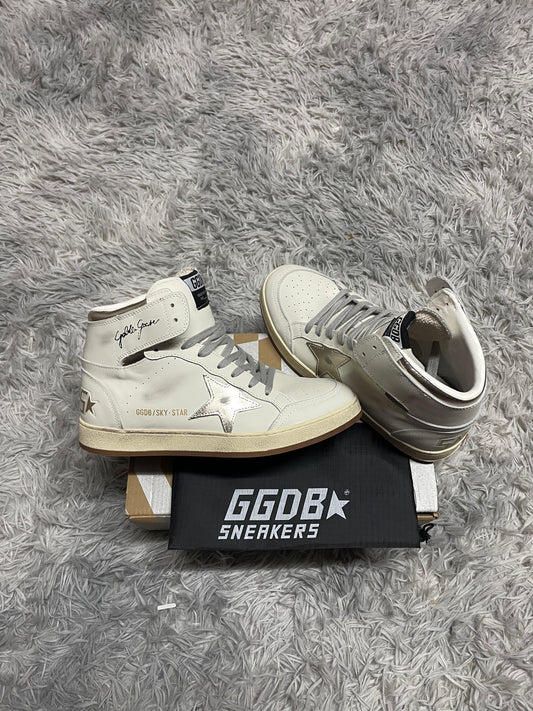 Golden Goose blancas logo plateado detalles negros