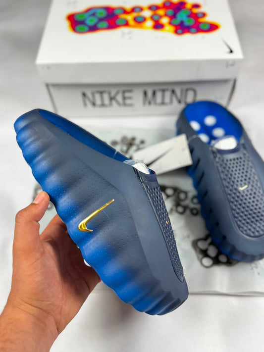 Nike Mind 001 azul degradado logo dorado