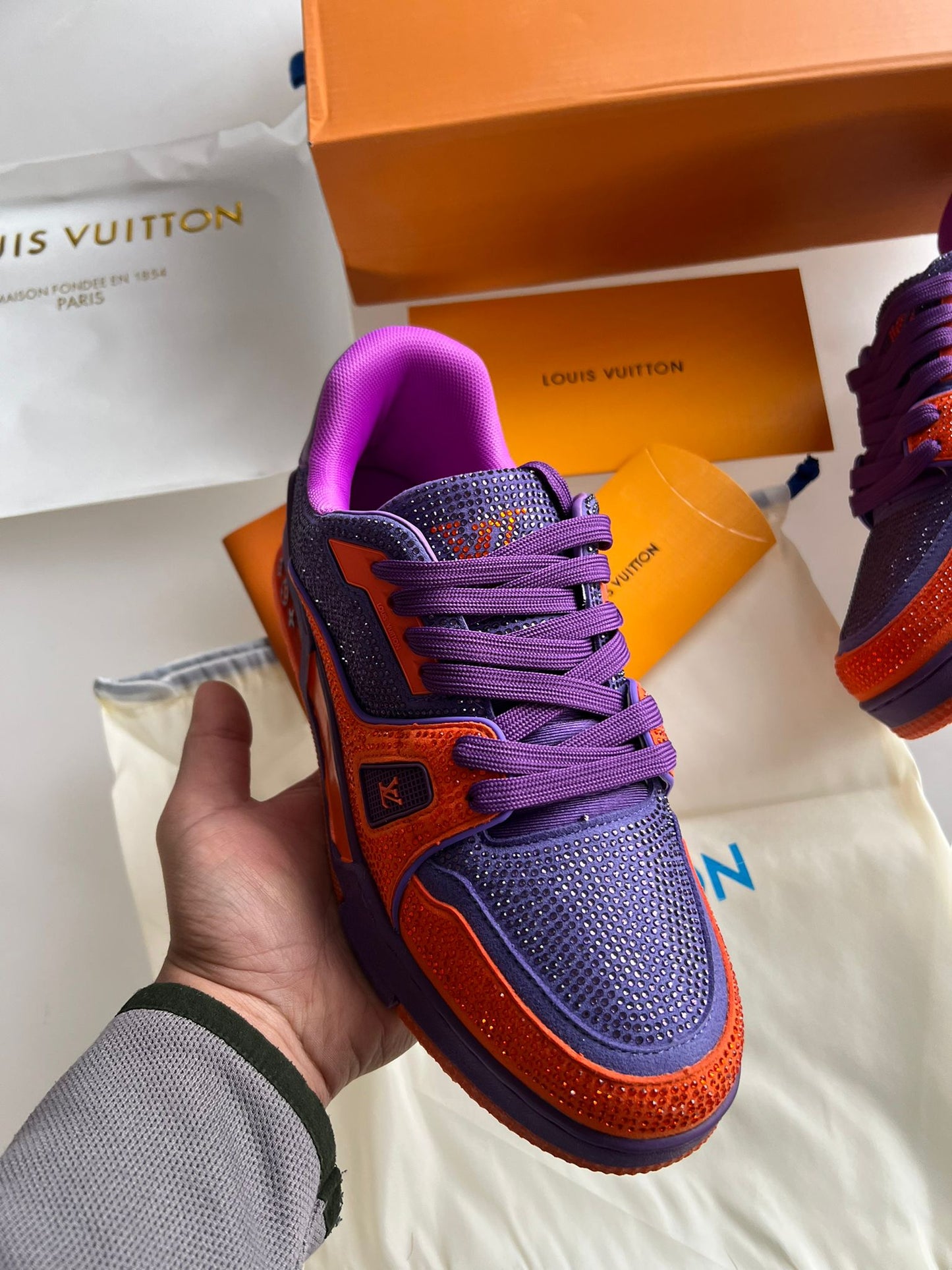LV Trainer moradas y naranjas