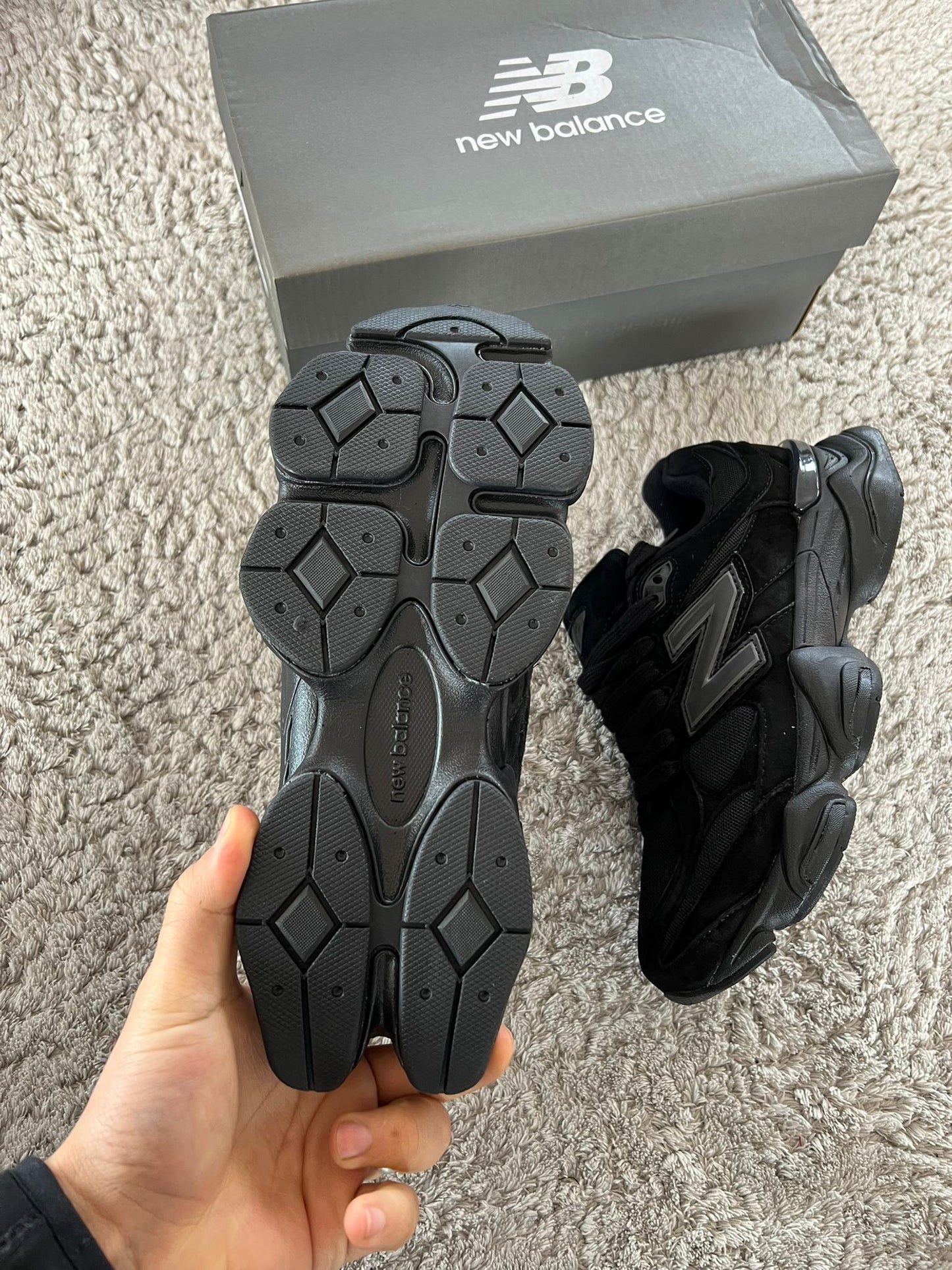 New Balance 9060 negras