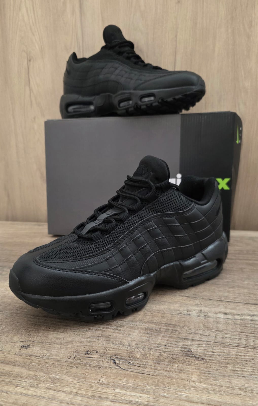Air max 95 negra