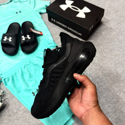 Under Armour negras detalles grises
