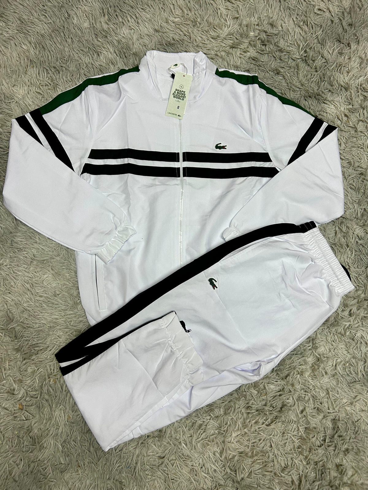 Chandal lacoste blanco logo verde detalles negros y verdes