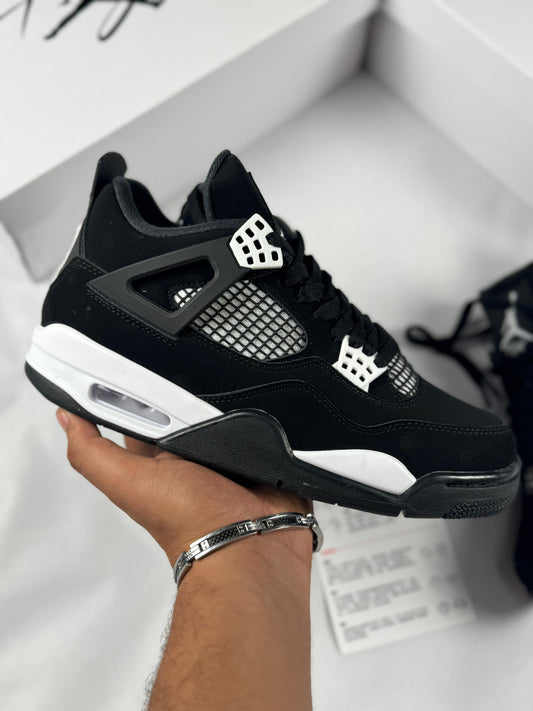 Jordan 4 negras y blancas