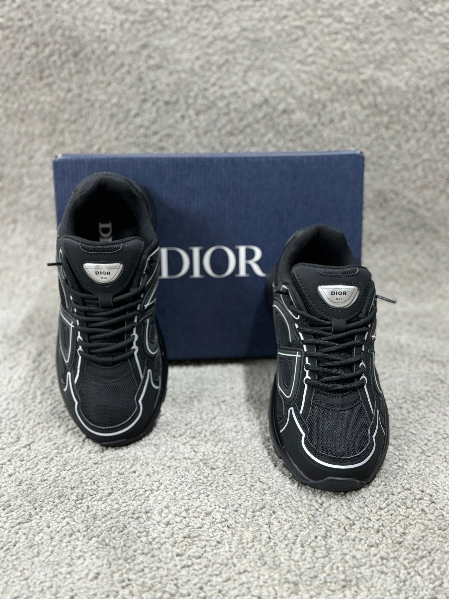 Dior b30 negras detalles blancos