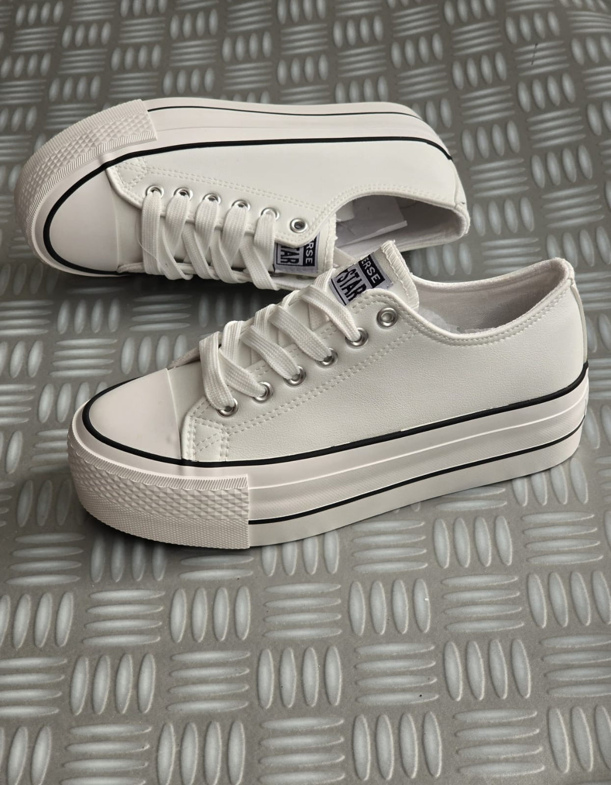 Converse blanca polipiel