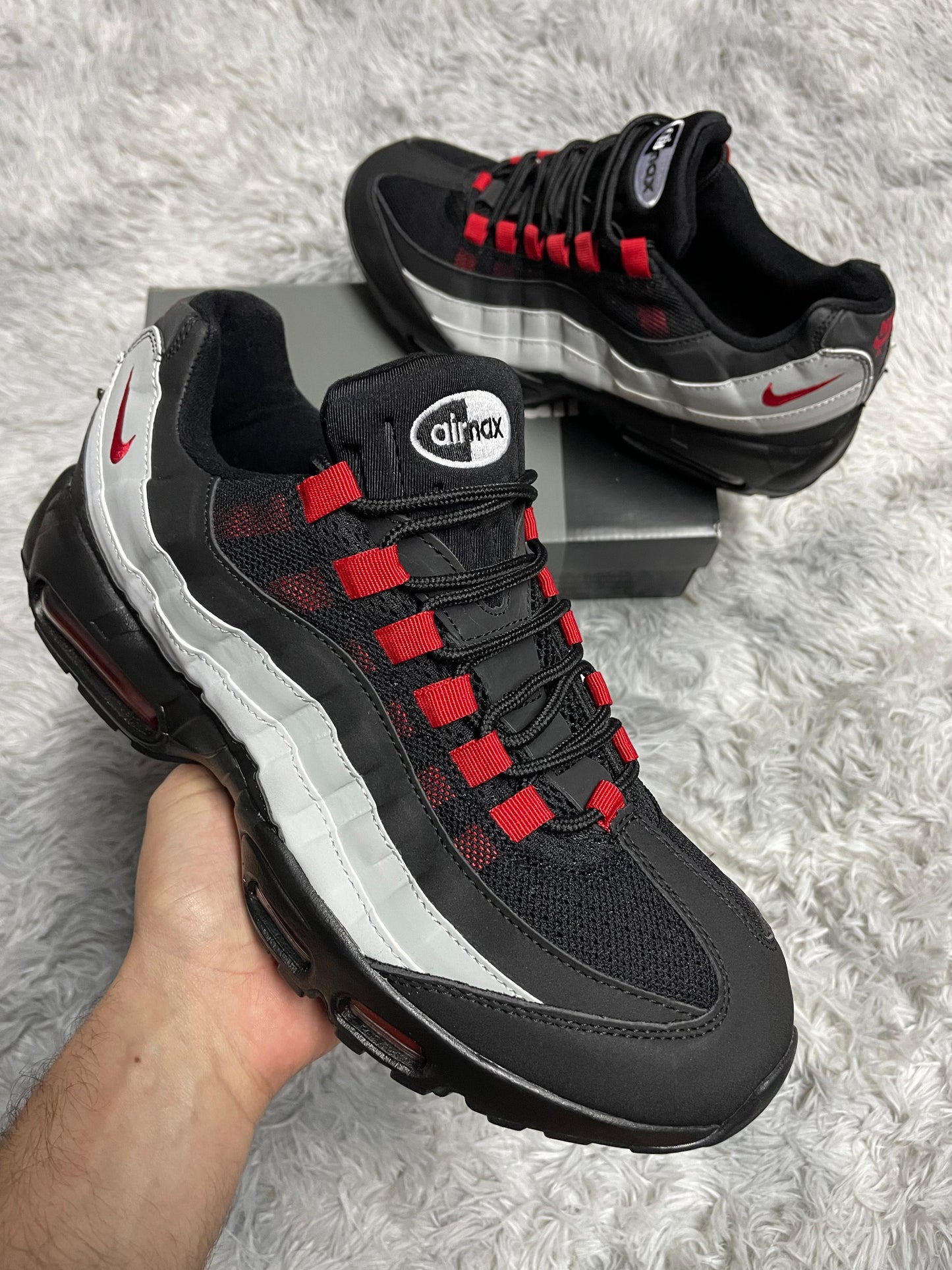 Air max 95 tricolor logo rojo