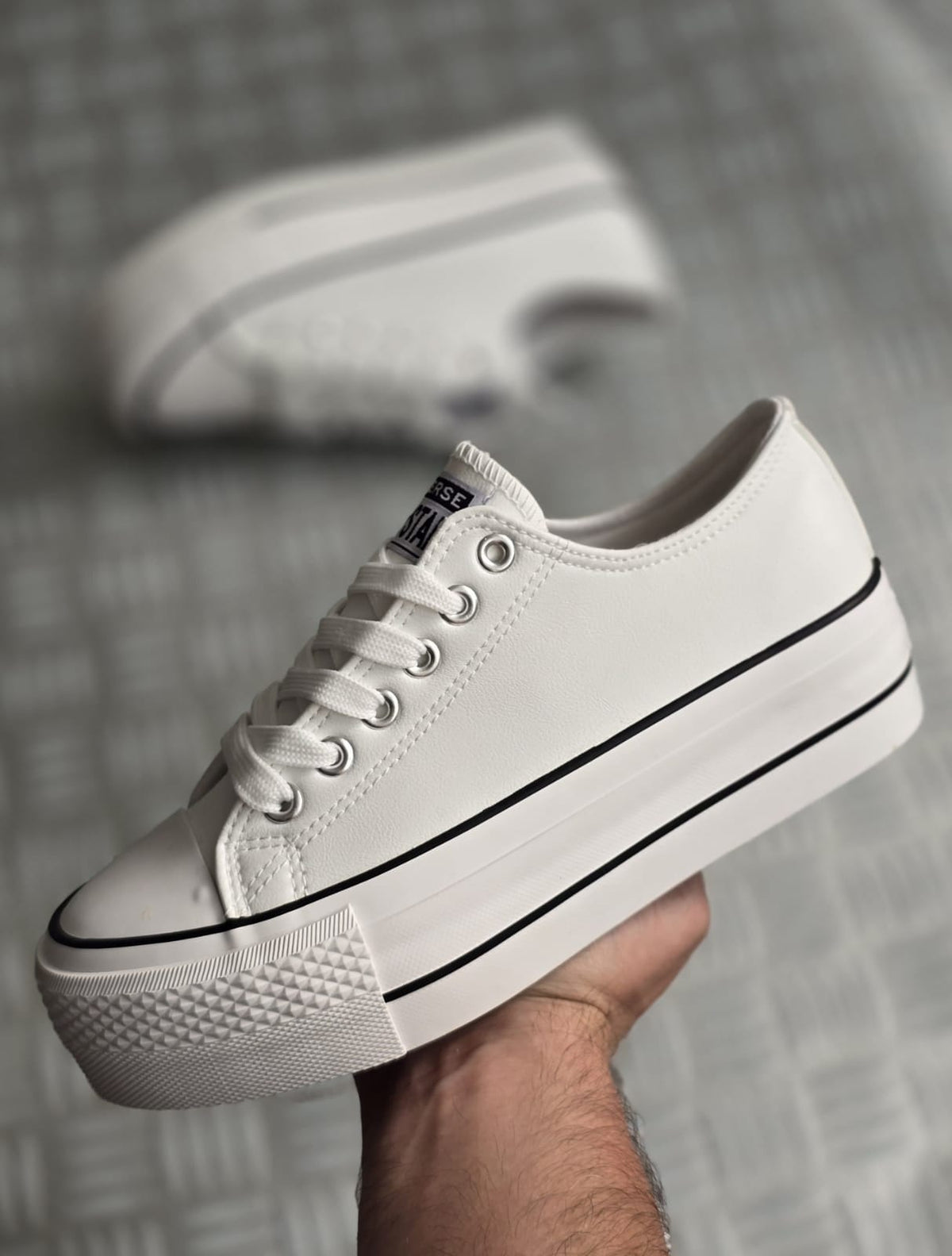 Converse blanca polipiel