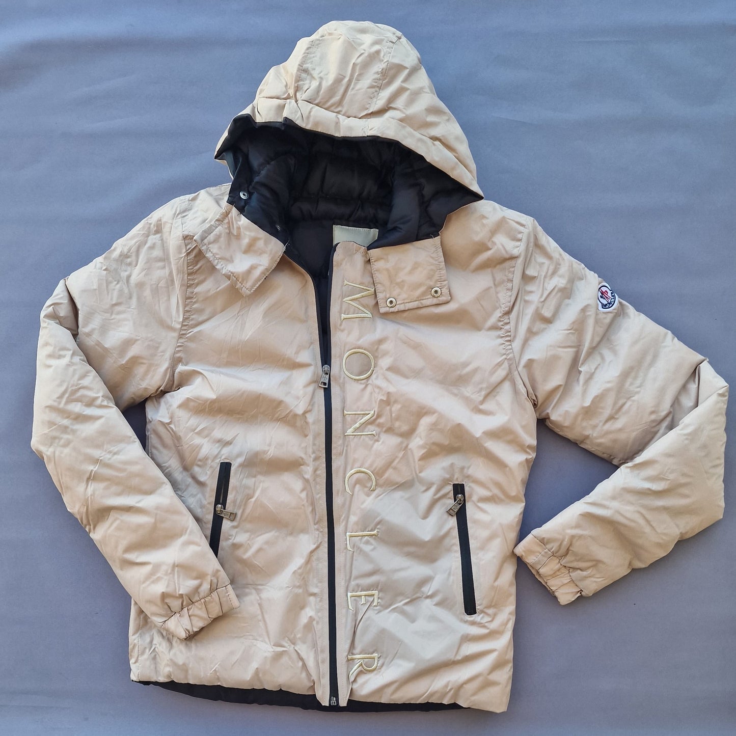 Chaqueta moncler crema