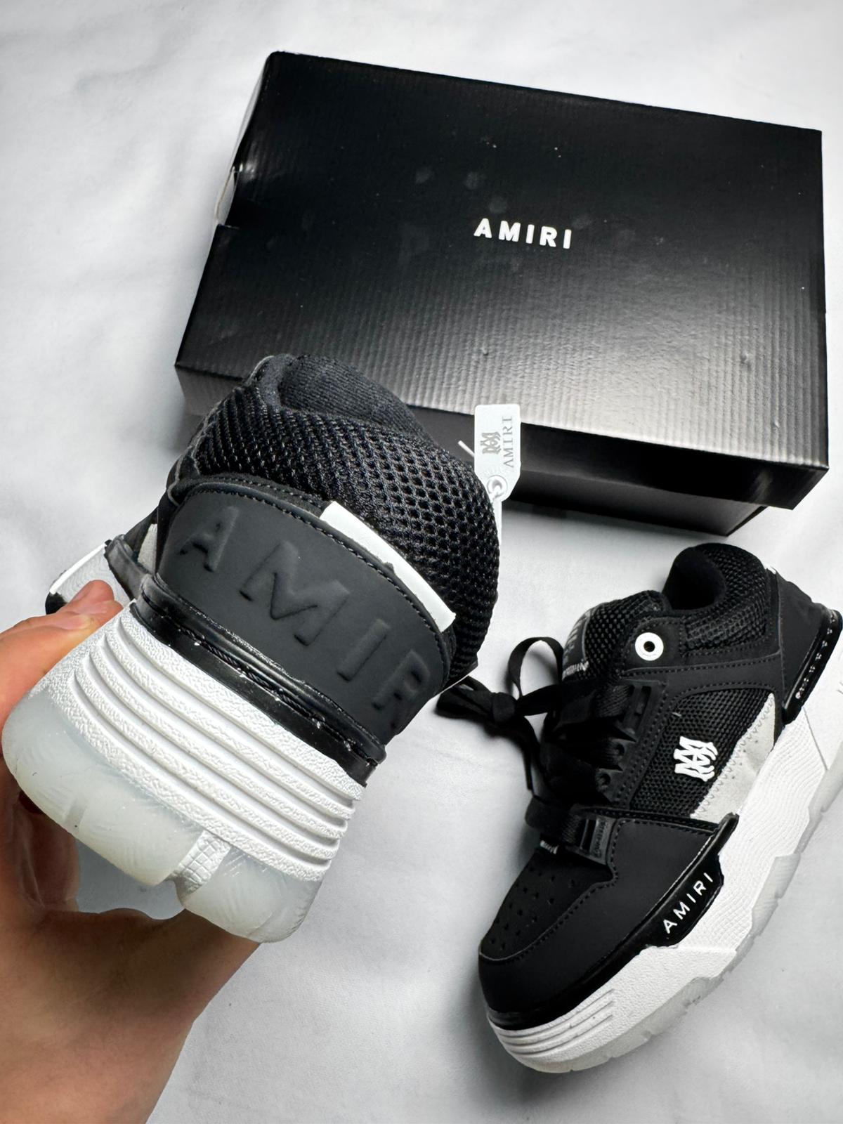 Amiri negras logo blanco