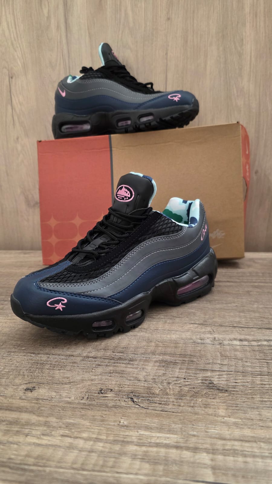 Air max 95 corteiz gris azul logo rosa