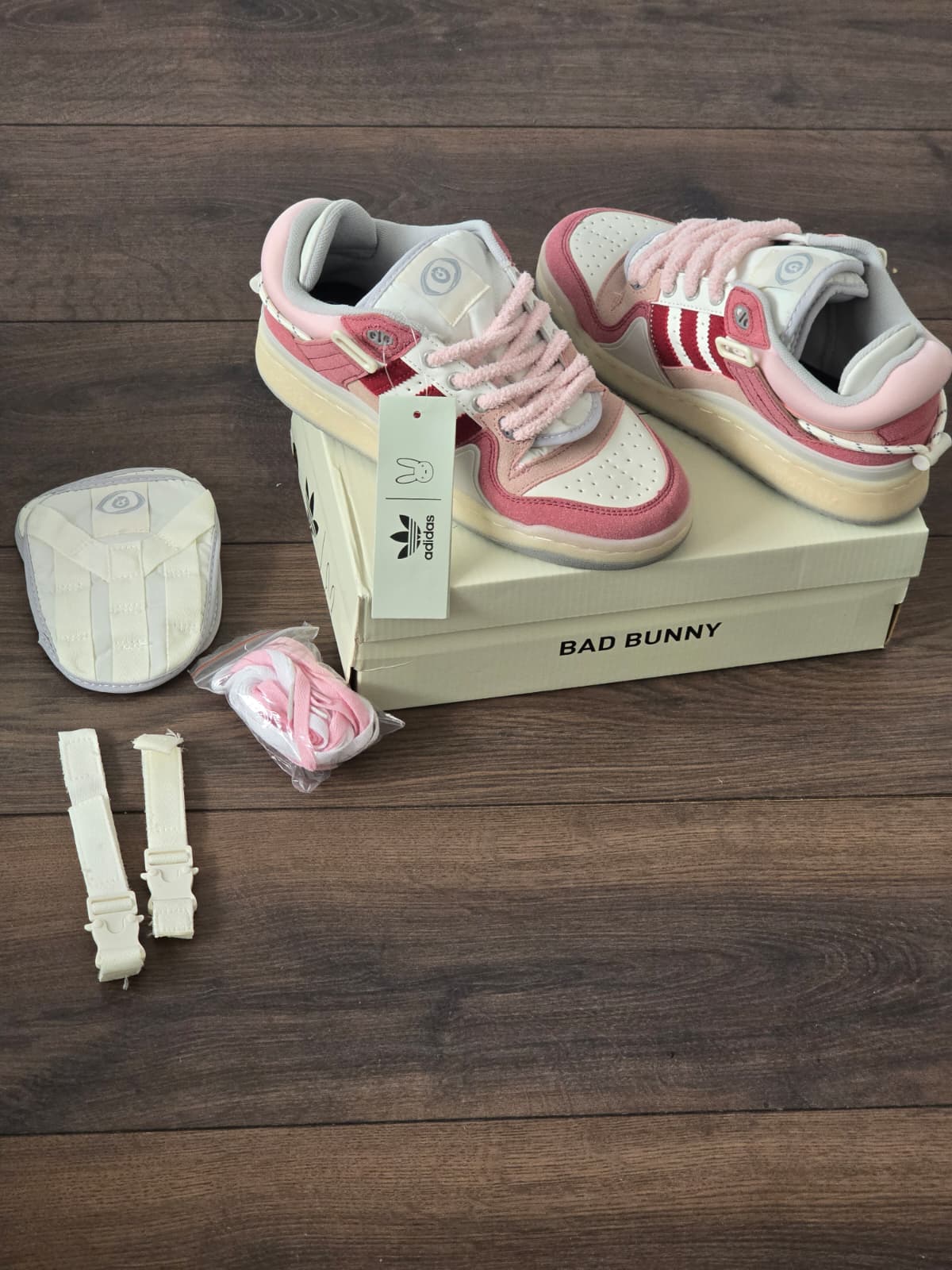 Adidas bad bunny rosa