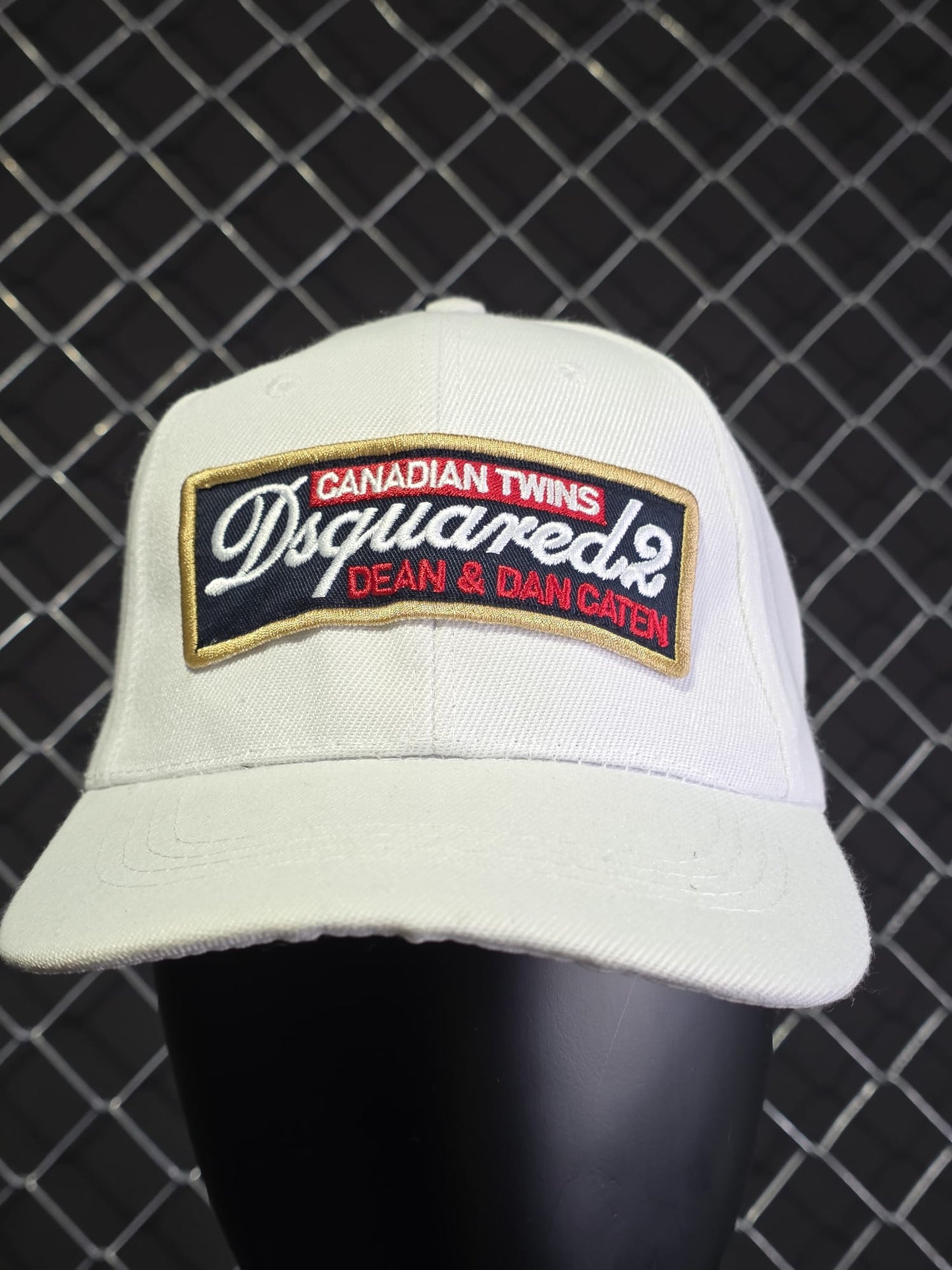 Gorra Dsquared2 blanca logo blanco y rojo